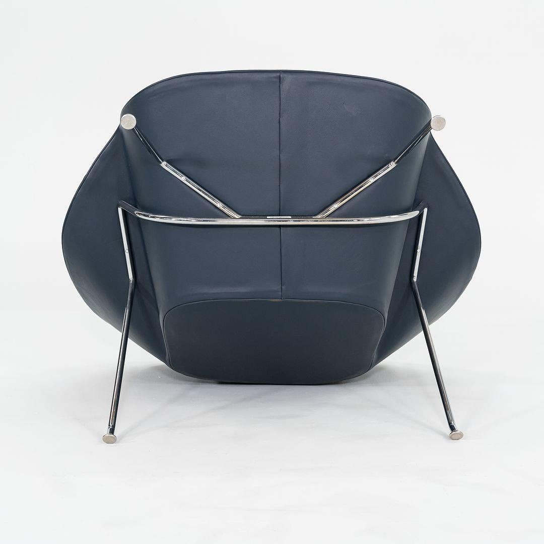 C. 2019 Eero Saarinen for Knoll Womb Chair and Ottoman in Blue Leather For Sale 2