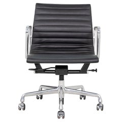 C. 2020 Herman Miller Eames Aluminum Group Management Desk Chair in Black