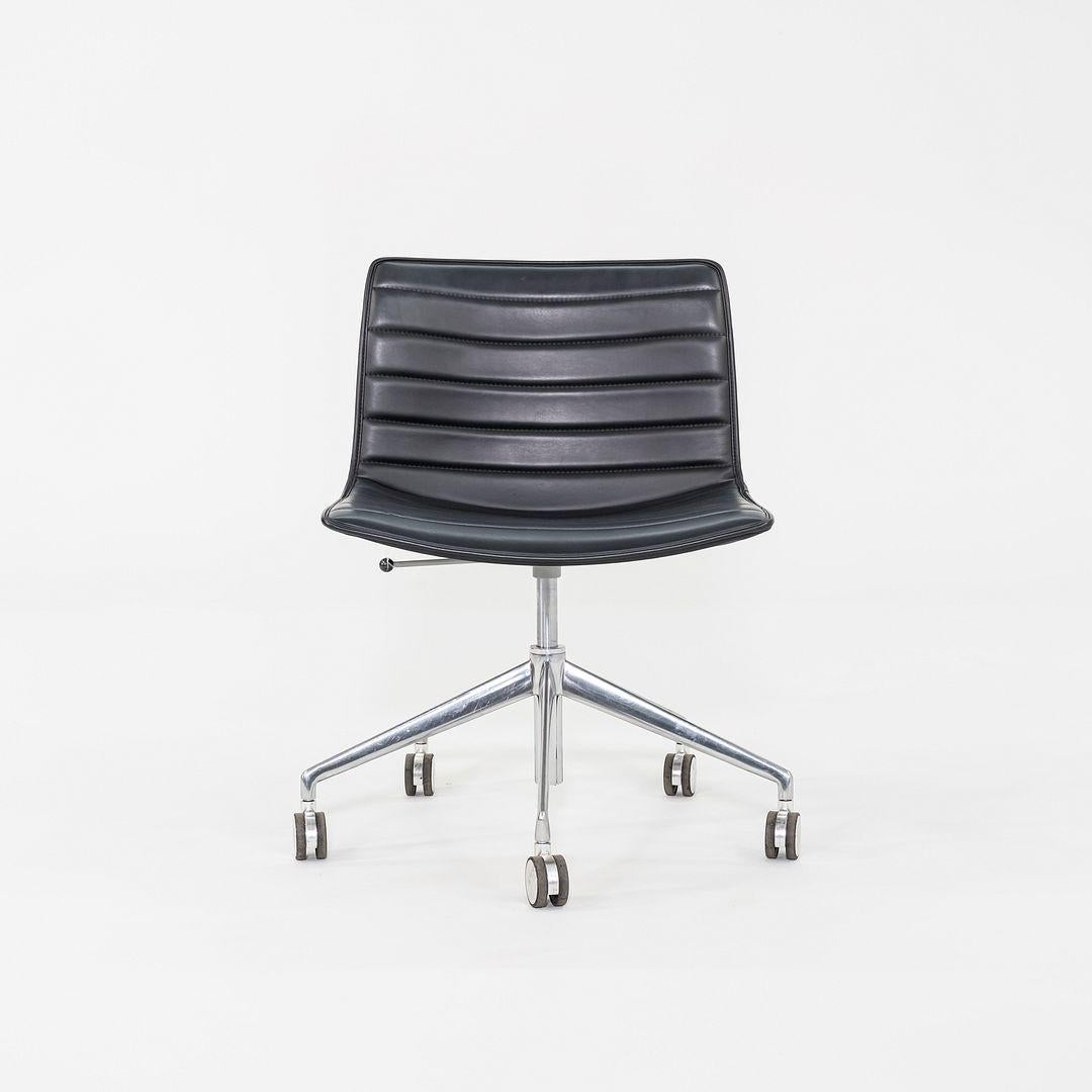 Schreibtischstühle aus Leder mit Untergestell, Lievore Altherr Molina für Arper Catifa, ca. 2020 im Angebot 4