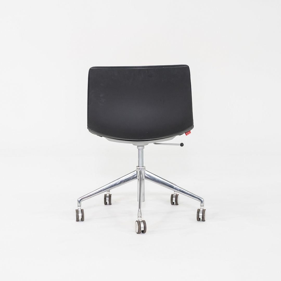 Schreibtischstühle aus Leder mit Untergestell, Lievore Altherr Molina für Arper Catifa, ca. 2020 (Moderne) im Angebot