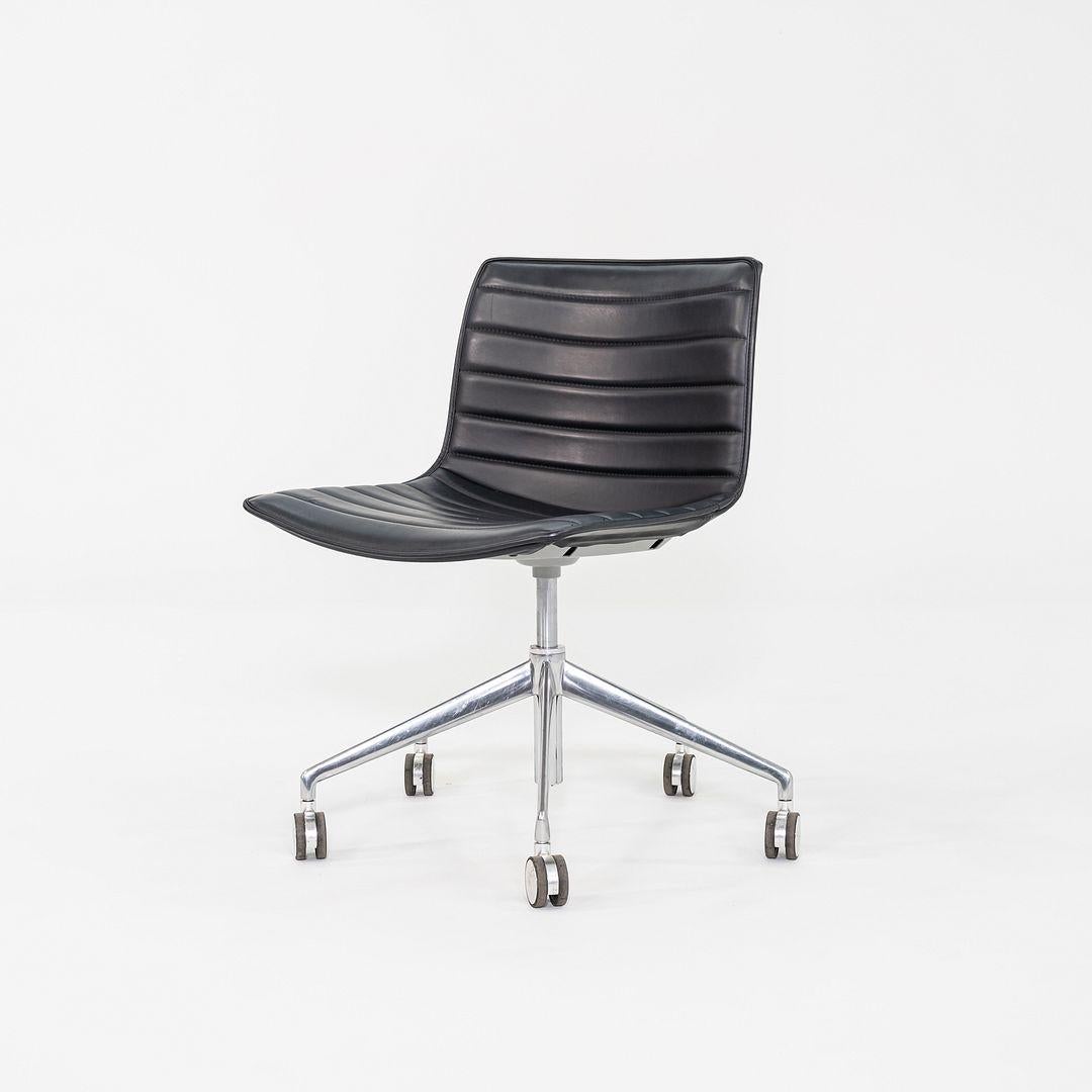 Schreibtischstühle aus Leder mit Untergestell, Lievore Altherr Molina für Arper Catifa, ca. 2020 im Angebot 2