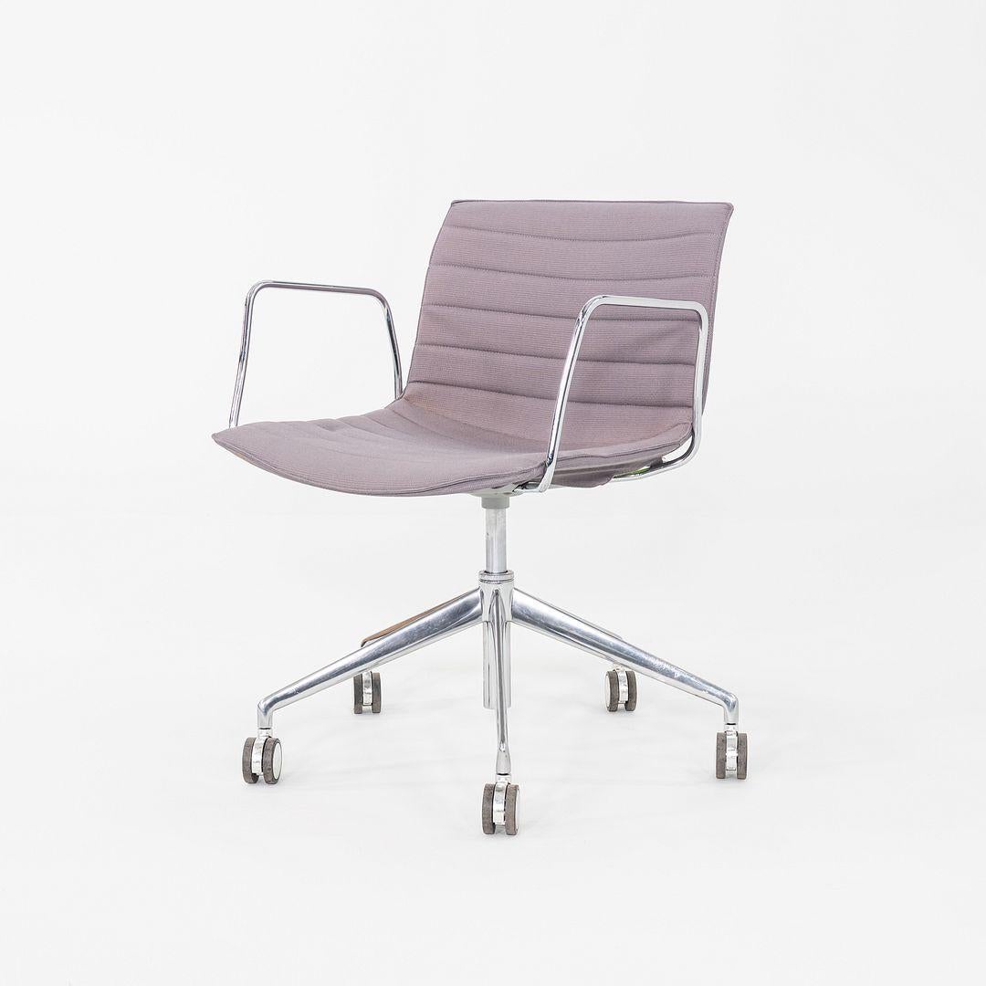C. 2020 Lievore Altherr Molina for Arper Catifa Desk Chairs w/ Arms In Good Condition For Sale In Philadelphia, PA