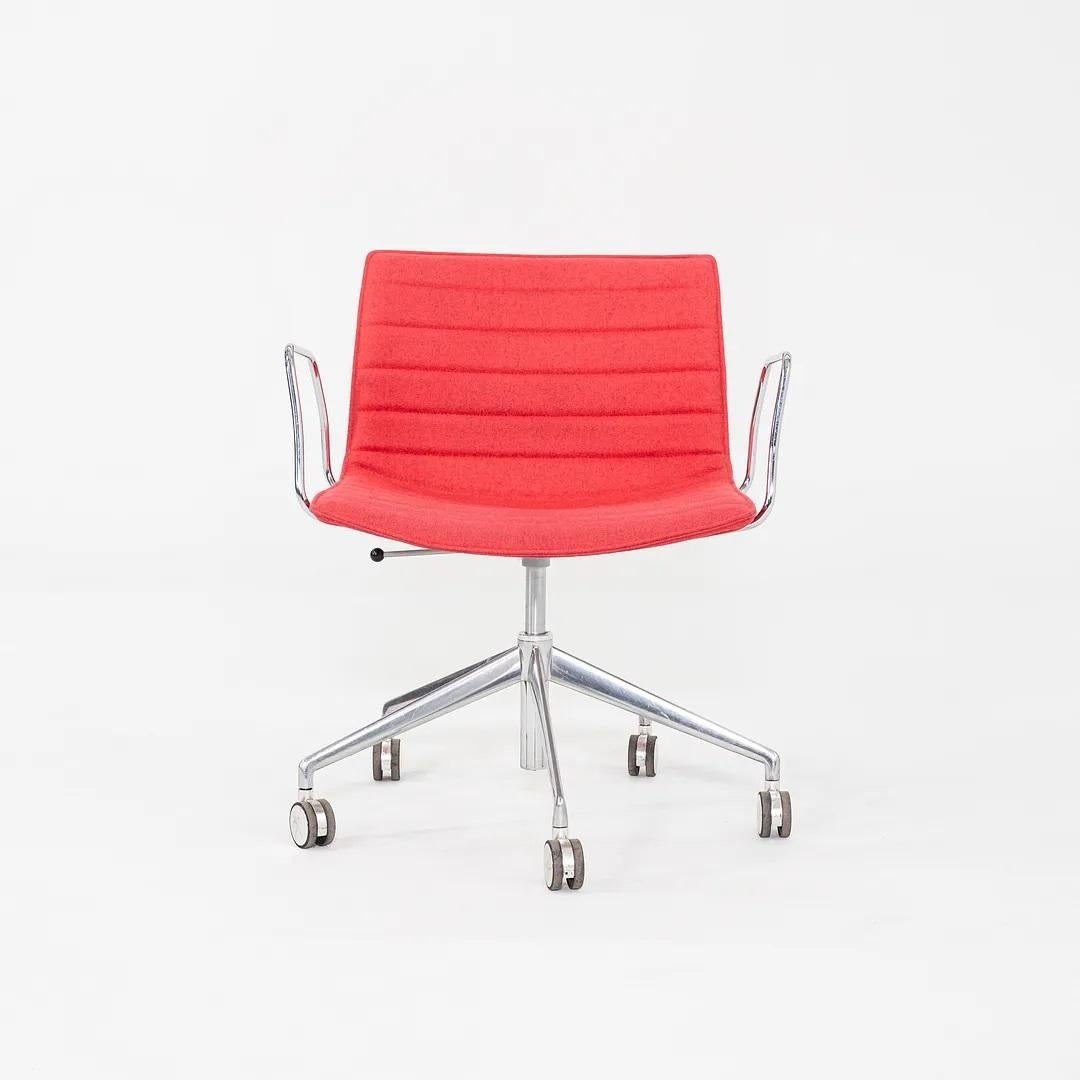 Chaises de bureau Lievore Altherr Molina pour Arper Catifa avec accoudoirs et pythoniques, vers 2020 en vente 5