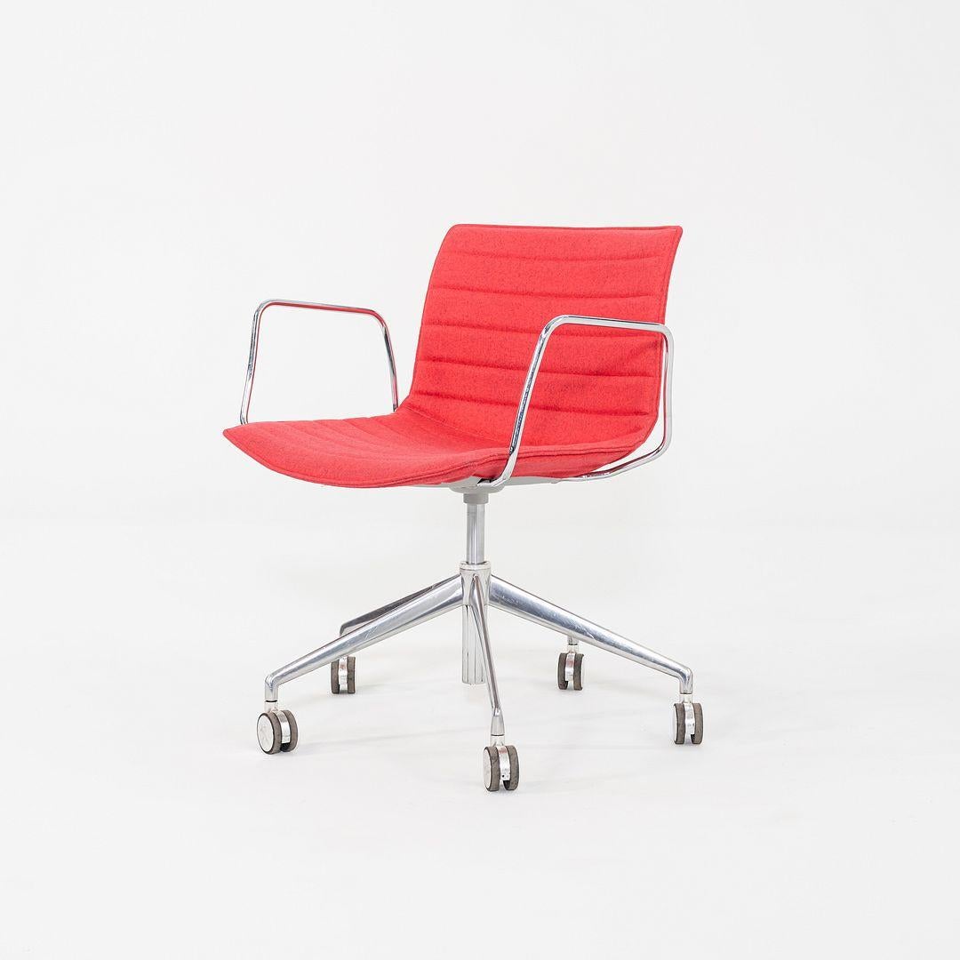 Chaises de bureau Lievore Altherr Molina pour Arper Catifa avec accoudoirs et pythoniques, vers 2020 en vente 2