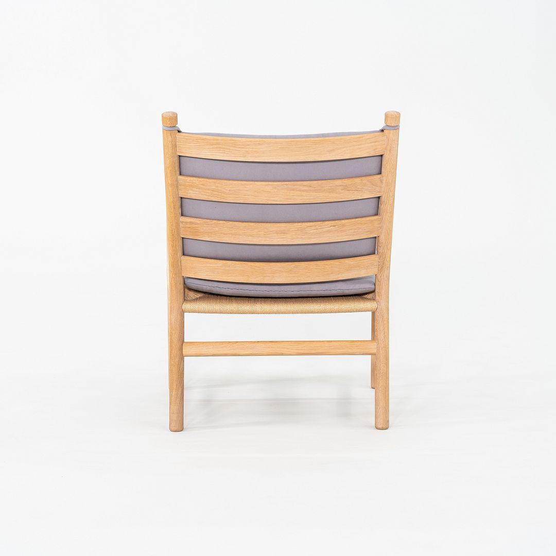 Paire de chaises longues Hans Wegner pour Carl Hansen en chêne avec coussins, vers 2020 en vente 1