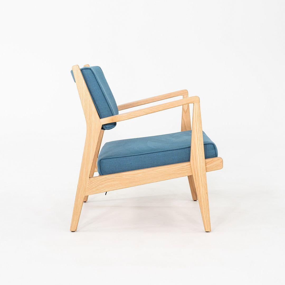 C. 2020 Pair of Jens Risom U-430 Lounge Chairs with Arms for DWR in Fabric & Oak For Sale 5