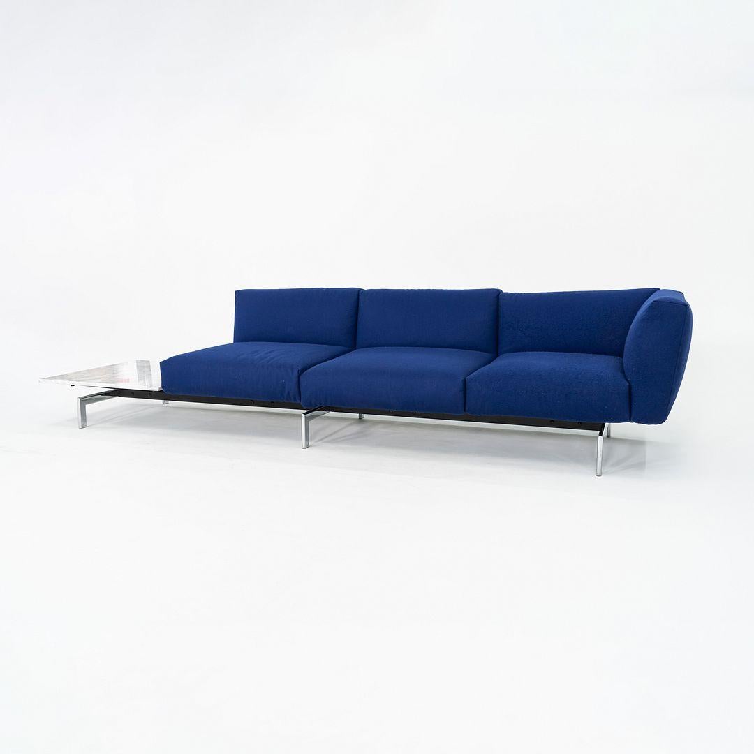 Moderno C. 2020 Piero Lissoni per Knoll Divano modulare Avio con tavolino in marmo in vendita