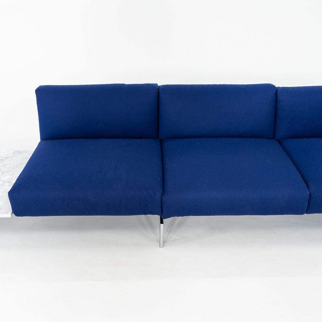 XXI secolo e contemporaneo C. 2020 Piero Lissoni per Knoll Divano modulare Avio con tavolino in marmo in vendita