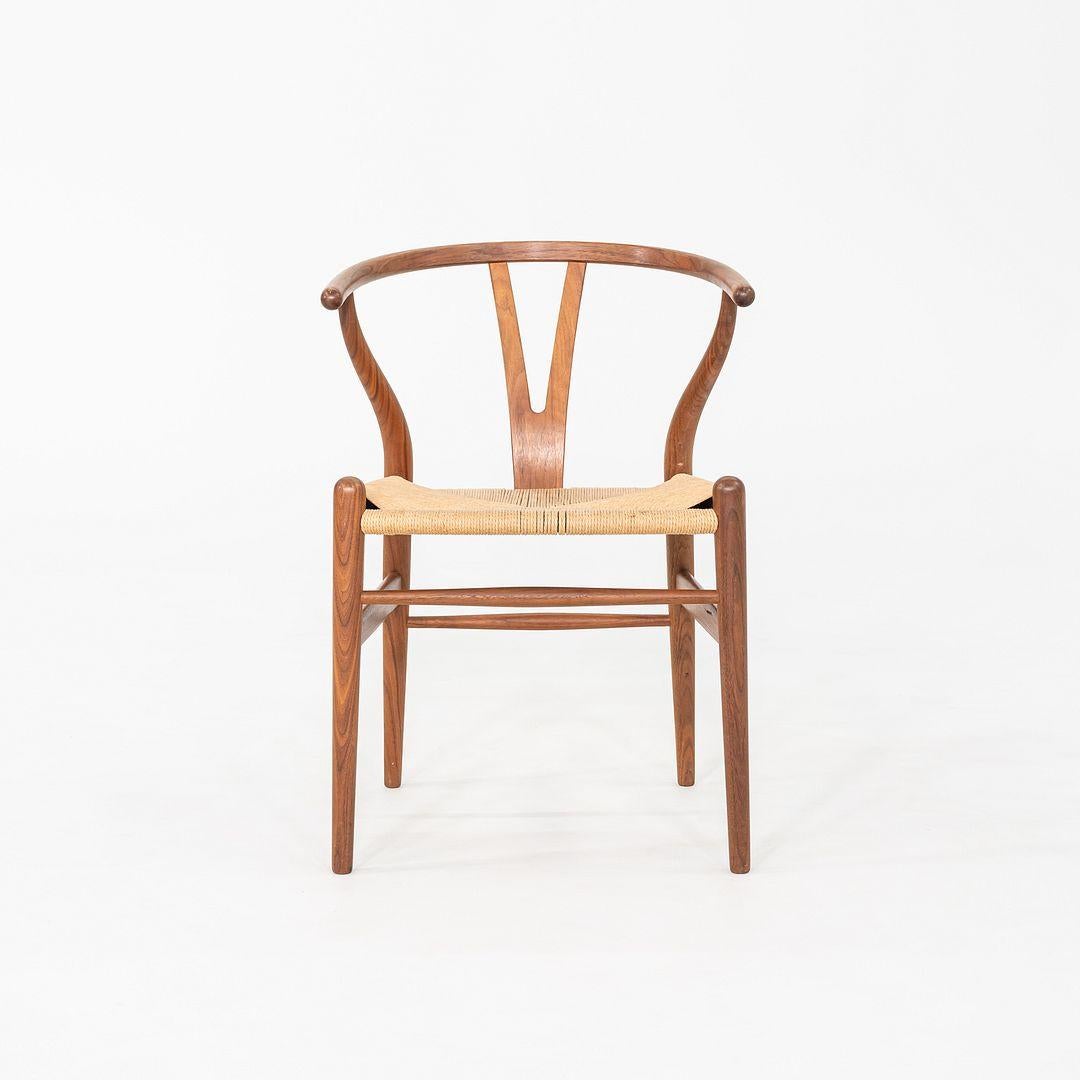 XXI secolo e contemporaneo C. 2020 Set di cinque sedie da pranzo Hans Wegner per Hansen CH24 Wishbone in vendita