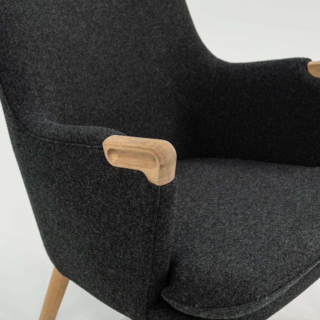 C. 2021 Carl Hansen CH71 Loungesessel in Divina Melange mit Eiche Seife MINT im Zustand „Gut“ im Angebot in Philadelphia, PA