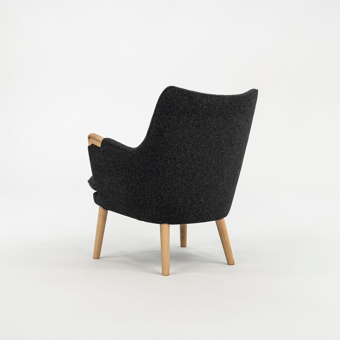 C. 2021 Carl Hansen CH71 Loungesessel in Divina Melange mit Eiche Seife MINT im Angebot 1