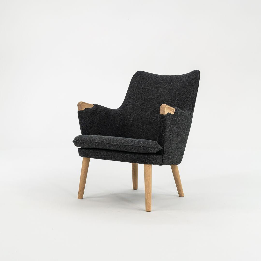 C. 2021 Carl Hansen CH71 Loungesessel in Divina Melange mit Eiche Seife MINT im Angebot 2