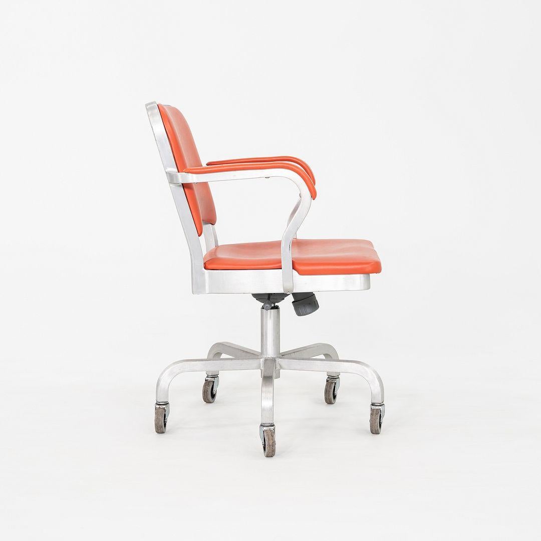 C. 2021 Jasper Morrison per Emeco Navy Officer Desk Chair in Alluminio e Vinile in vendita 5