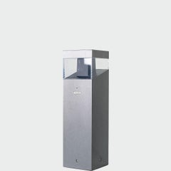 C. 2022 Ernesto Gismondi per Artemide Lampada da terra per esterni Tetragono 3000K in grigio