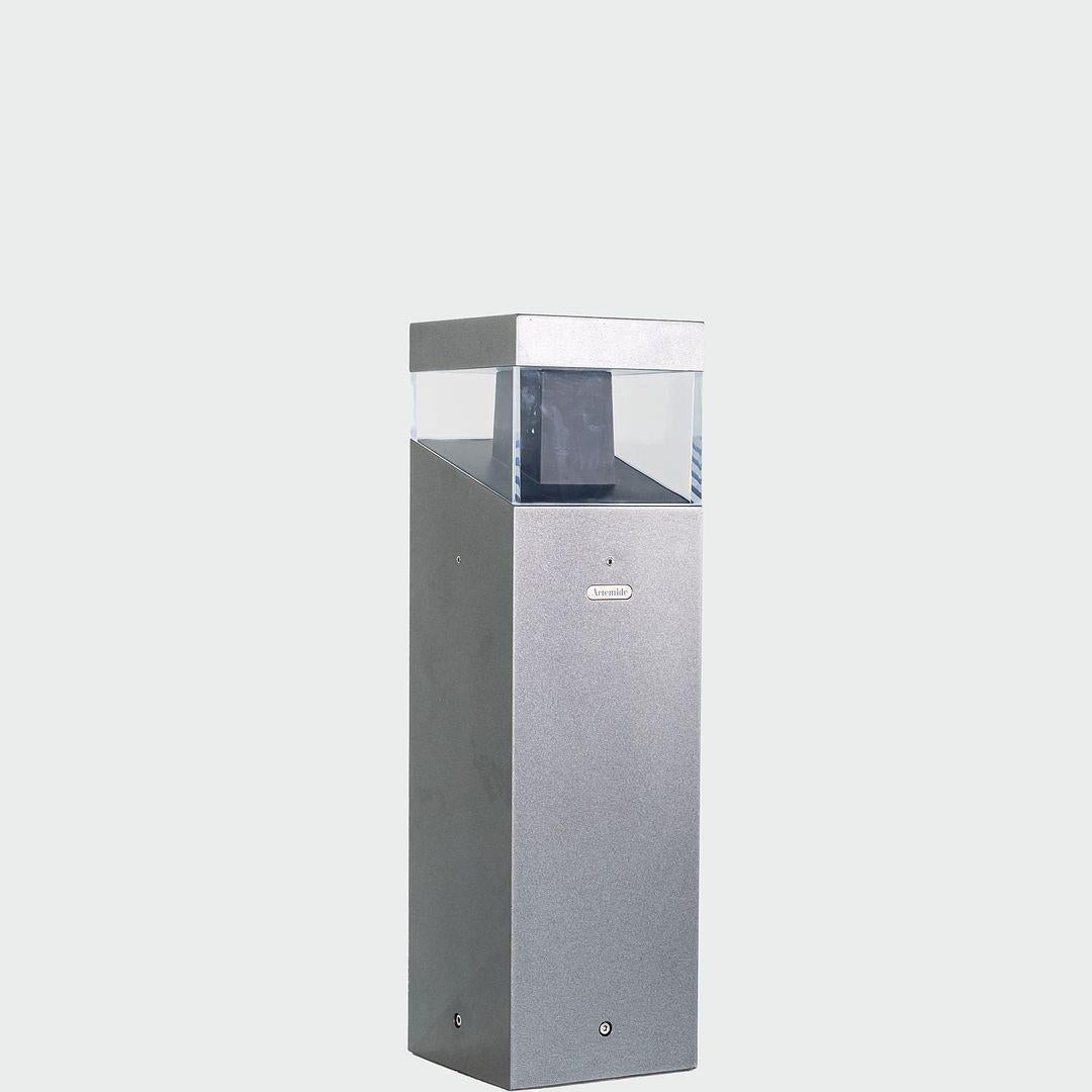 C. 2022 Ernesto Gismondi für Artemide Tetragono 3000K Außen-Stehlampe in Grau (Moderne) im Angebot