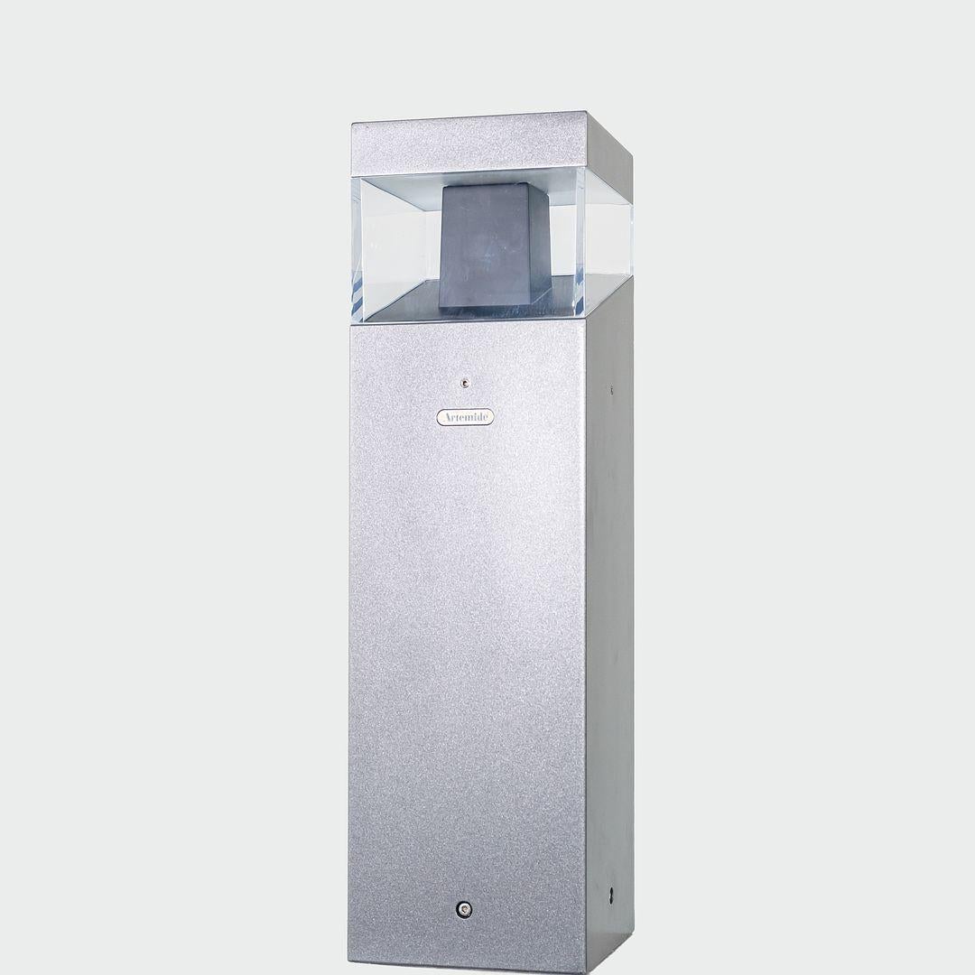 C. 2022 Ernesto Gismondi für Artemide Tetragono 3000K Außen-Stehlampe in Grau (Italienisch) im Angebot