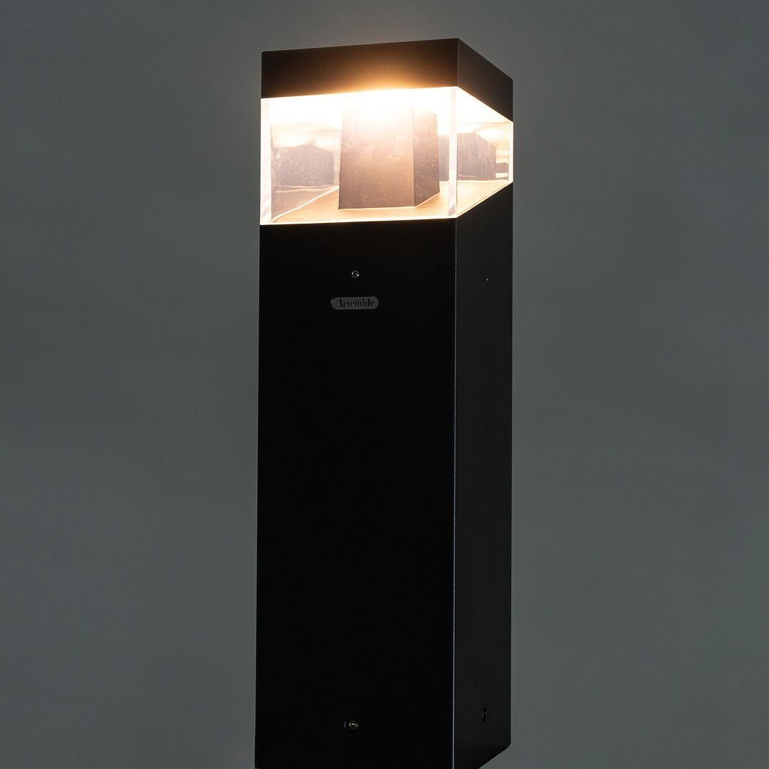 C. 2022 Ernesto Gismondi für Artemide Tetragono 3000K Außen-Stehlampe in Grau (Aluminium) im Angebot