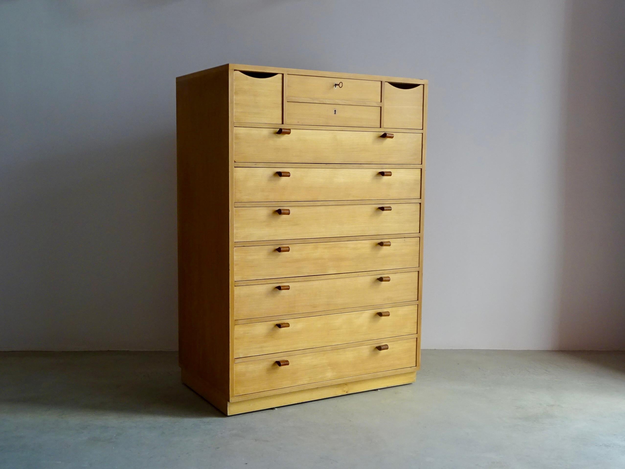 C-24 Chest of Drawers by Jordi Casablancas, Catalonia, 1970s For Sale 8