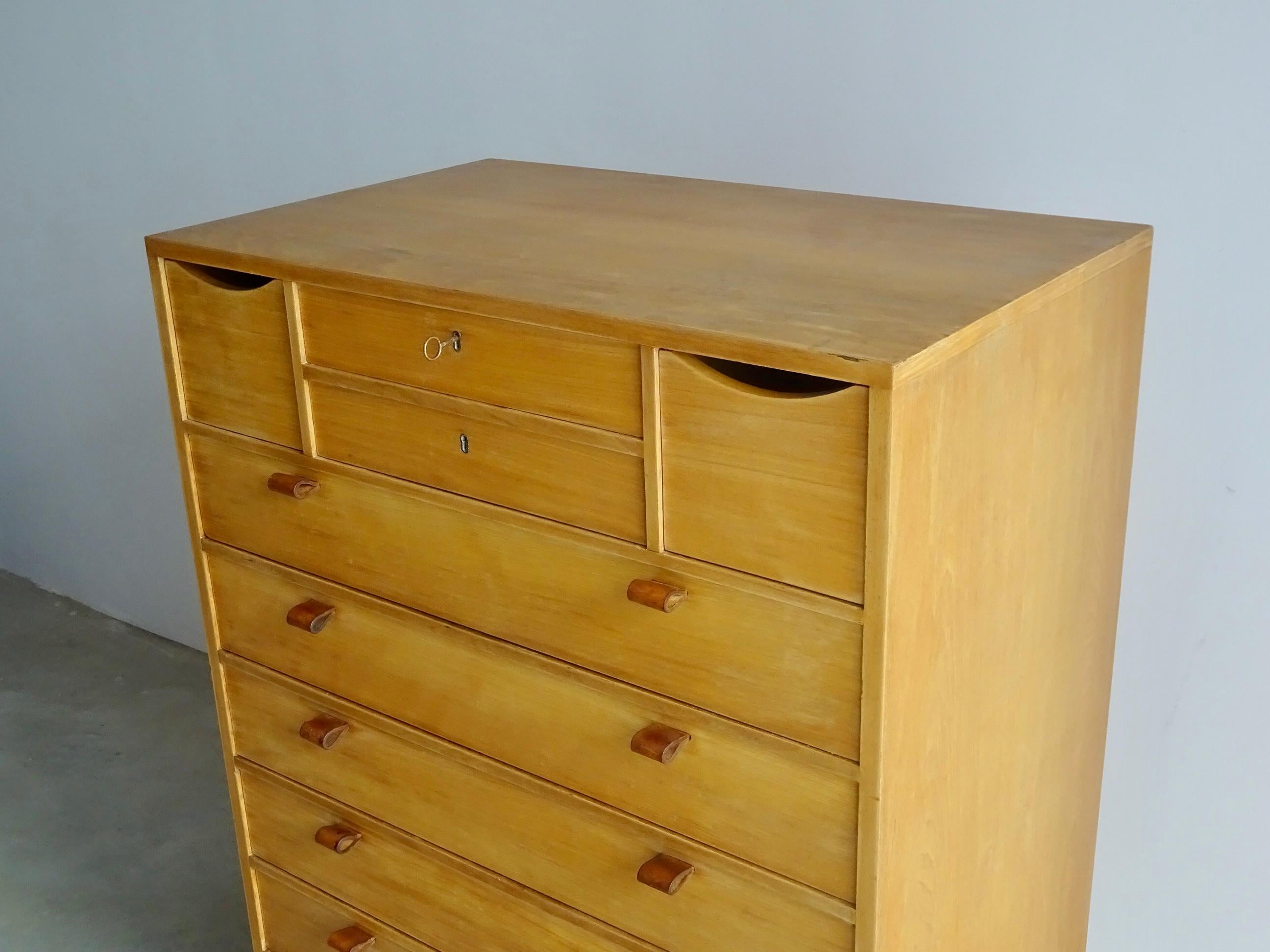 Leather C-24 Chest of Drawers by Jordi Casablancas, Catalonia, 1970s For Sale