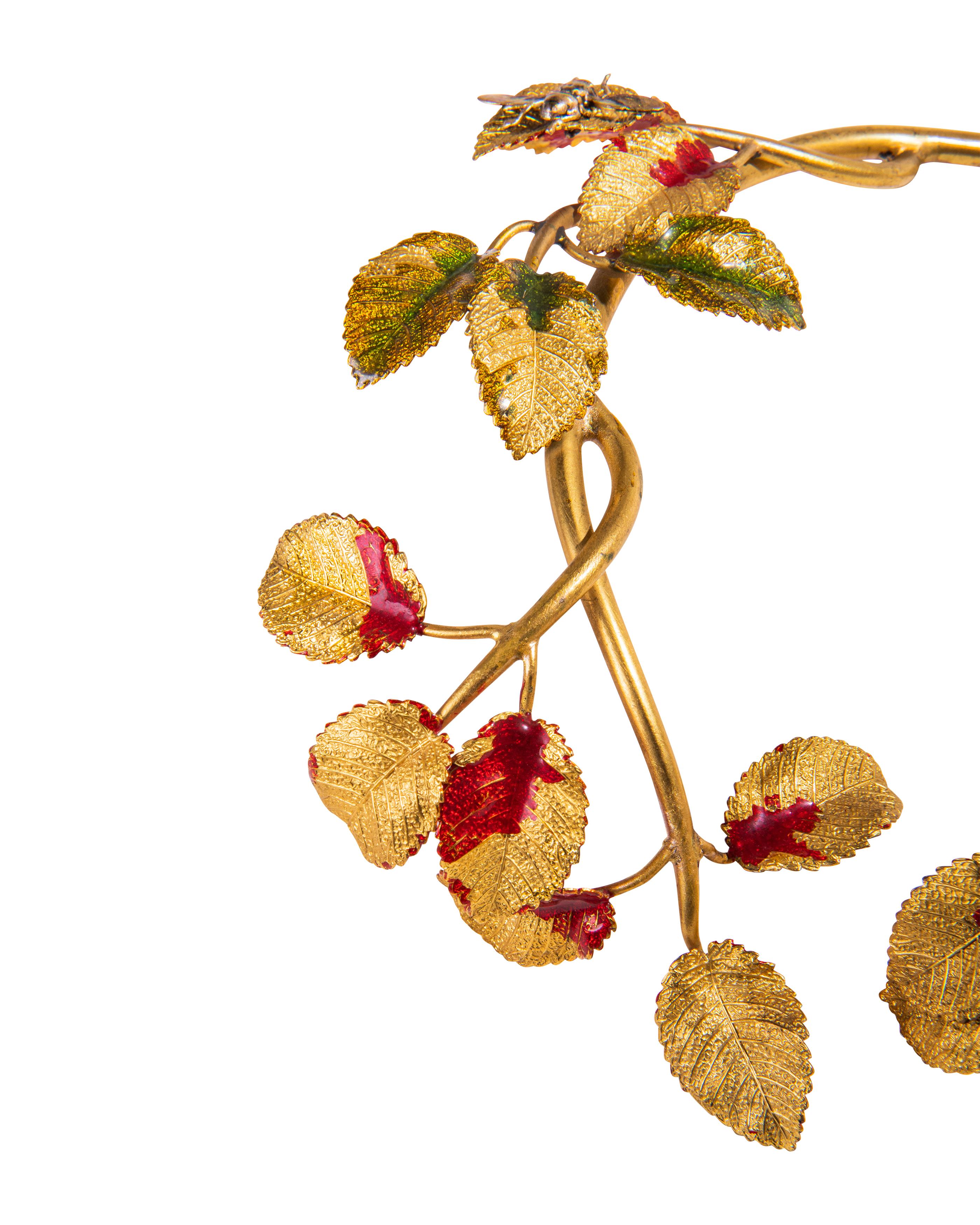 c. A/W 1938 Elsa Schiaparelli Haute Couture Gold Insect Choker Necklace 3