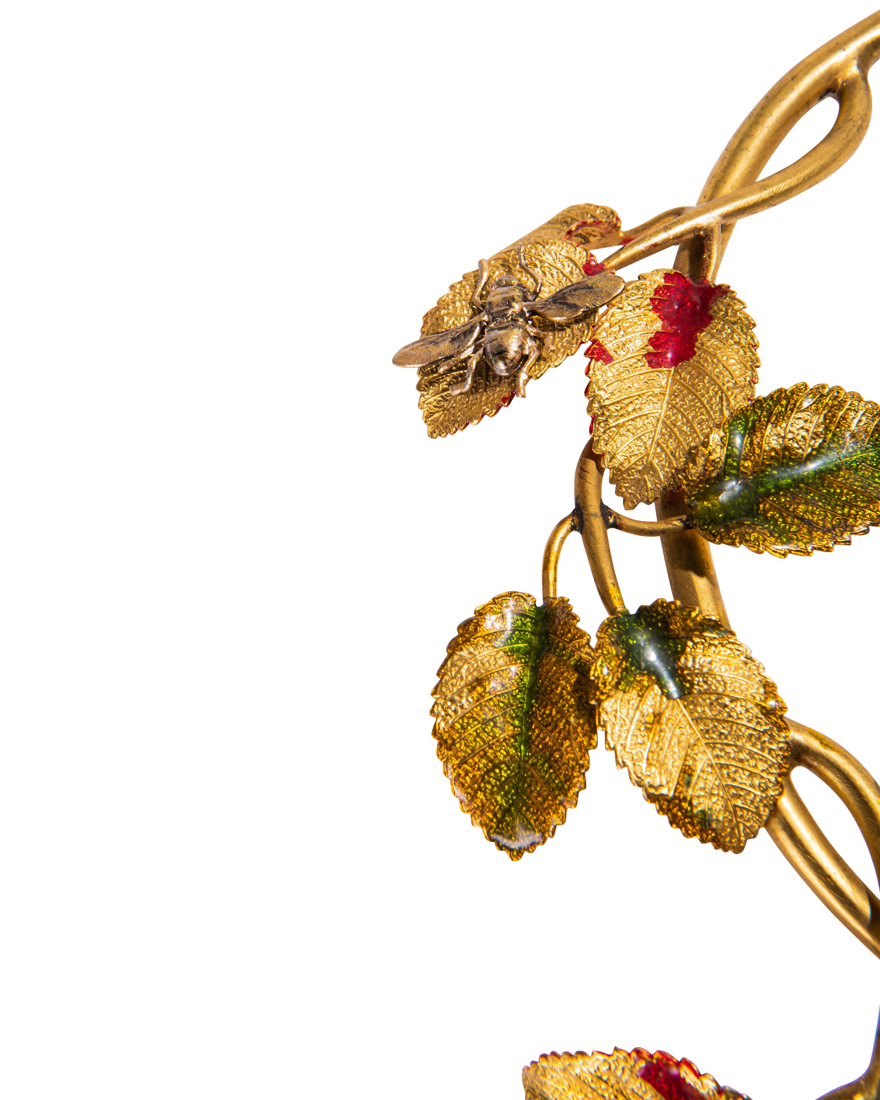c. A/W 1938 Elsa Schiaparelli Haute Couture Gold Insect Choker Necklace 5