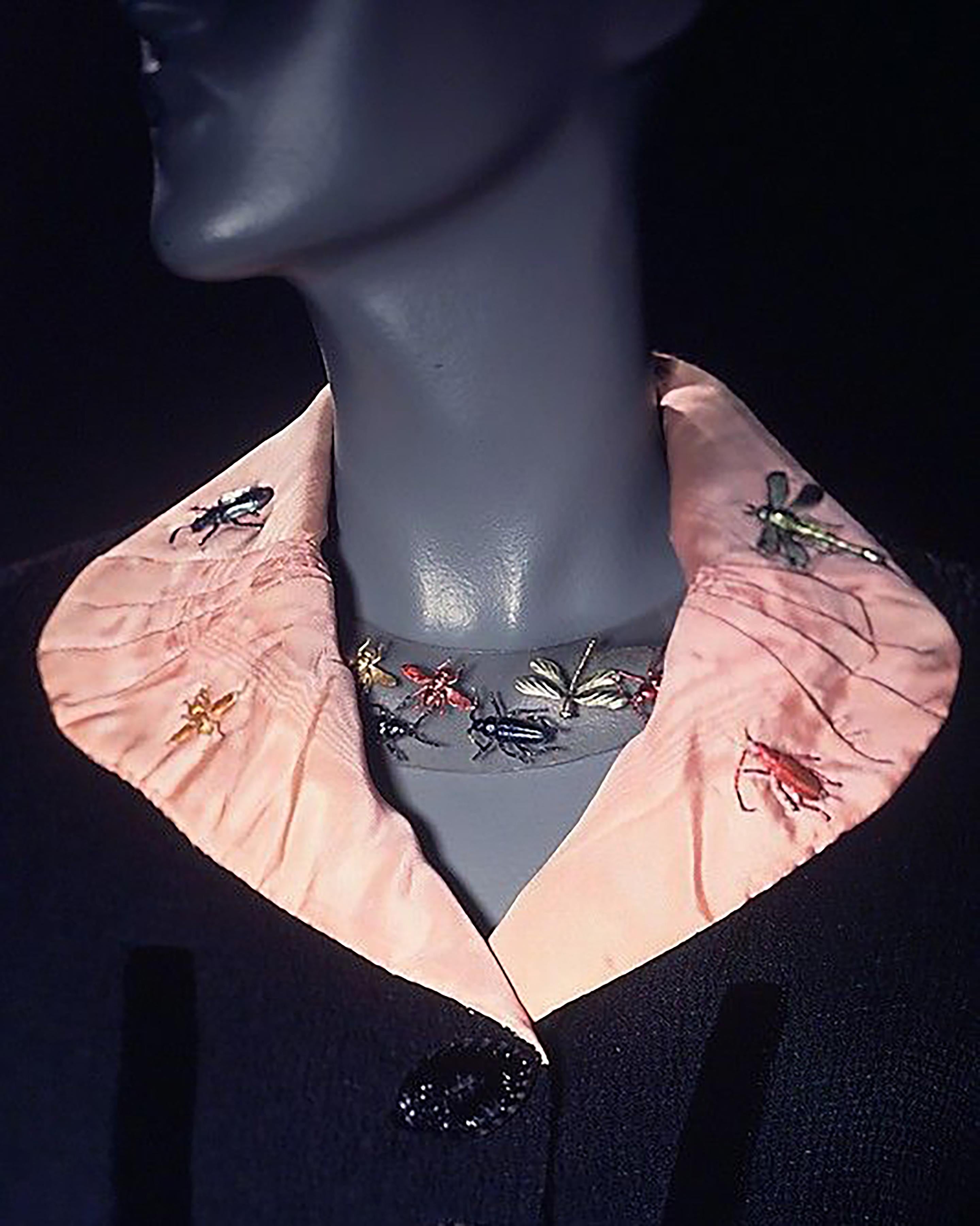 c. A/W 1938 Elsa Schiaparelli Haute Couture Gold Insect Choker Necklace 11