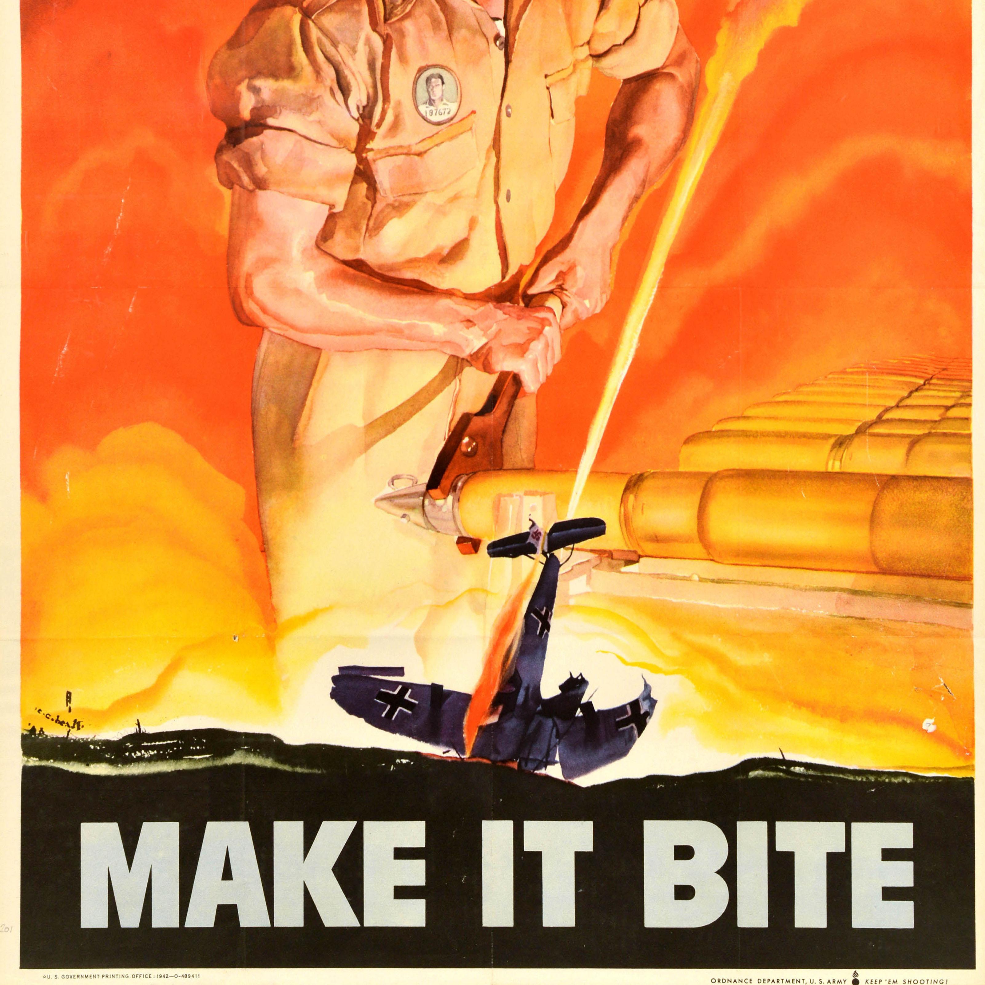 Poster originale d'epoca della Seconda Guerra Mondiale - Do It Right Make It Bite - con un'immagine dinamica dell'illustratore e acquerellista americano Cecil Calvert Beall (1892-1967) che raffigura un operaio in una fabbrica che lavora a una bomba