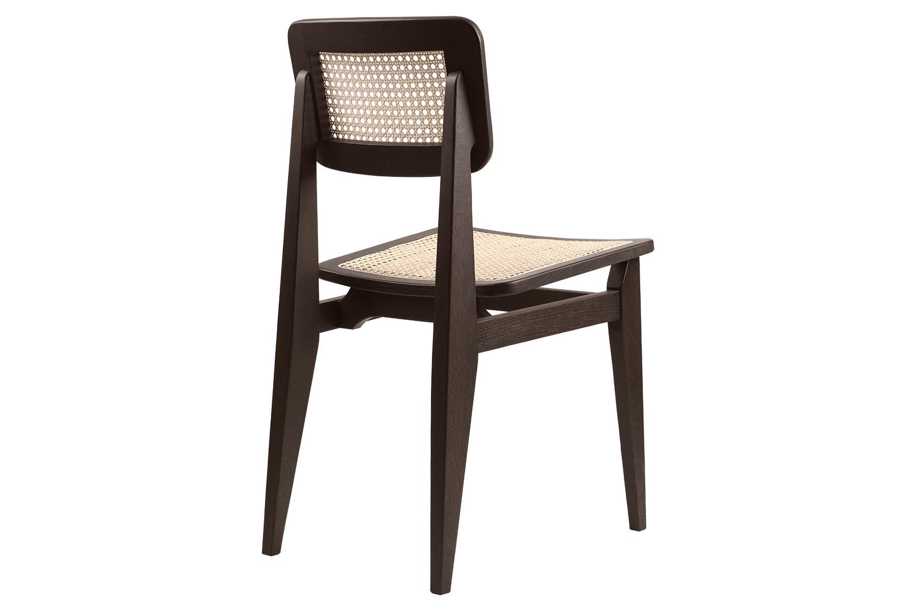 Eines der bekanntesten Stücke von Marcel Gascoin, der C-Chair Esszimmerstuhl, wurde 1947 entworfen. Der Stuhl repräsentiert nicht nur die ästhetische und praktische Kraft von Gascoins Entwürfen, sondern auch sein soziales Gewissen, das er in den