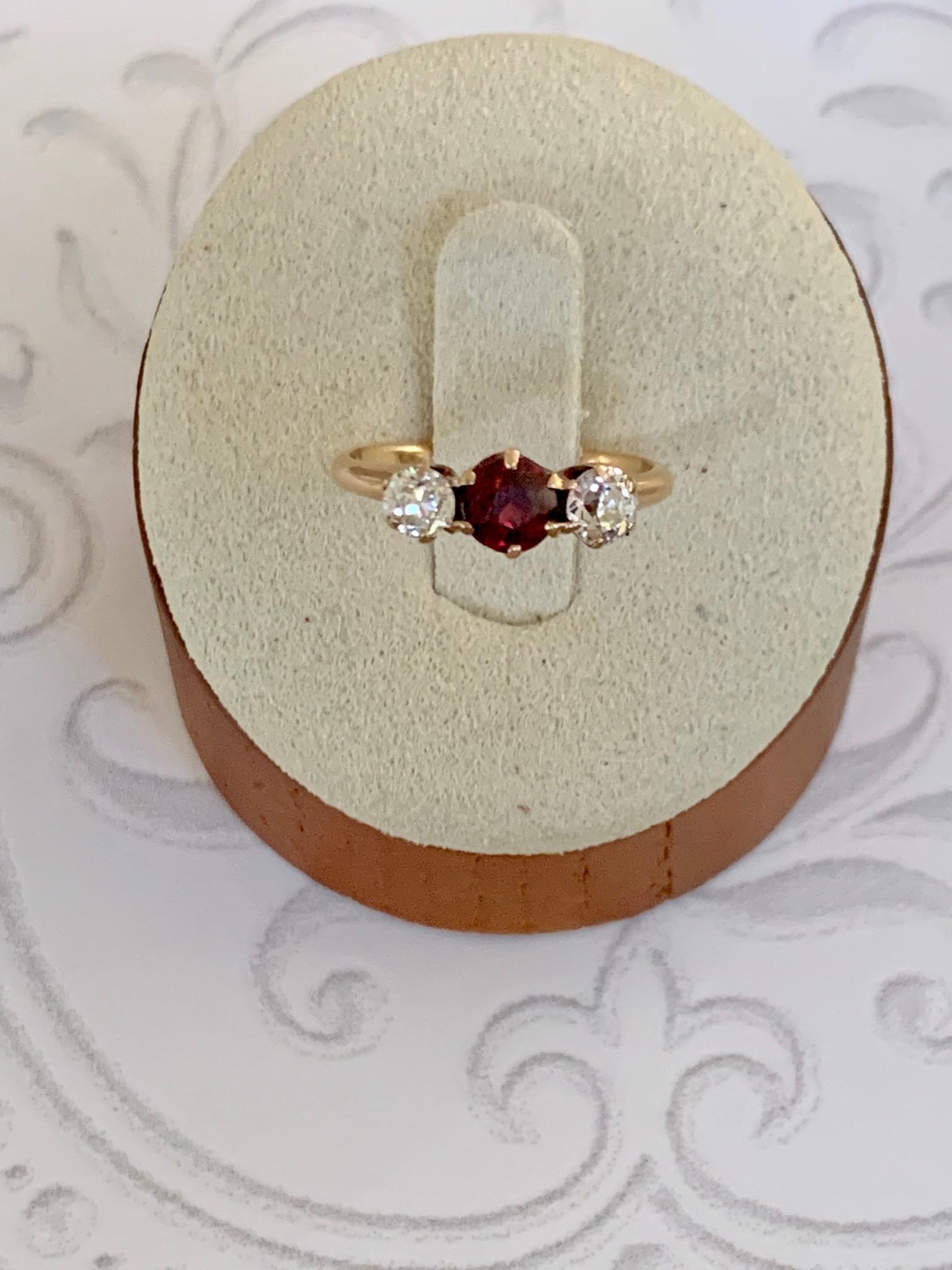 C. D. Peacock Garnet and Diamond 14 Karat Gold Ring - Size 6 1/2 In Fair Condition In St. Louis Park, MN