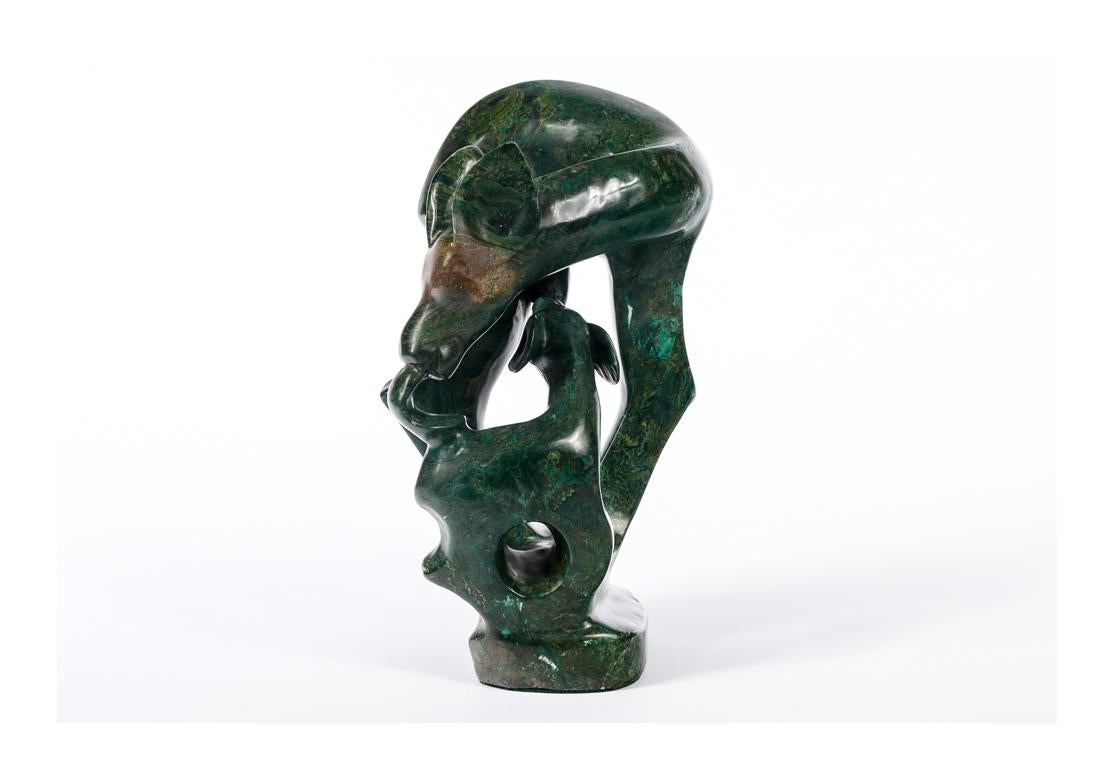 Sculpture moderne en pierre verte sculptée d'une biche avec son faon, par Danda Bon état - En vente à Bridgeport, CT