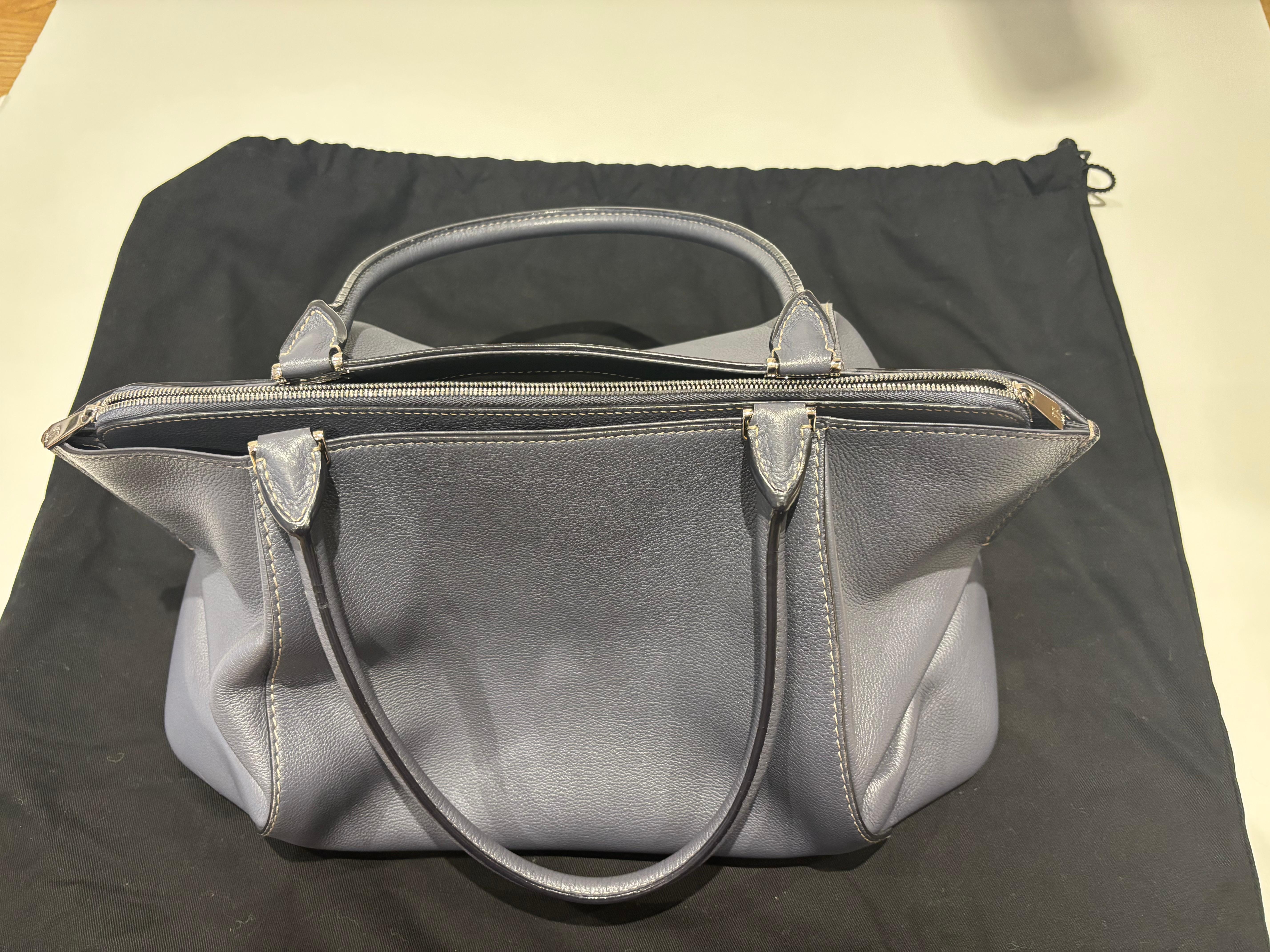 Gris C de Cartier As New Blue Grey Tote with Dust Bag en vente