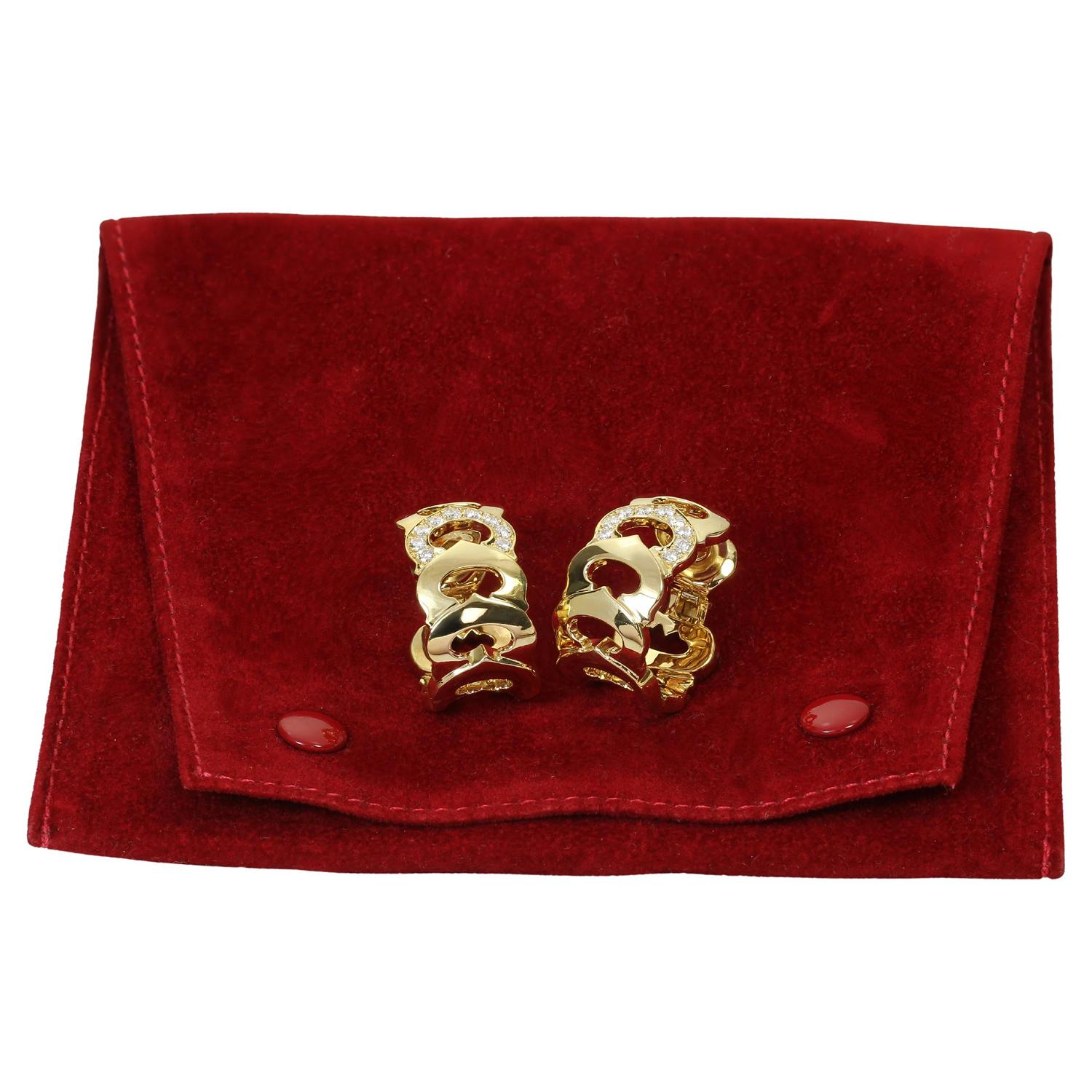 Taille brillant Boucles d'oreilles à clips C De CARTIER en or jaune 18 carats et diamants  en vente