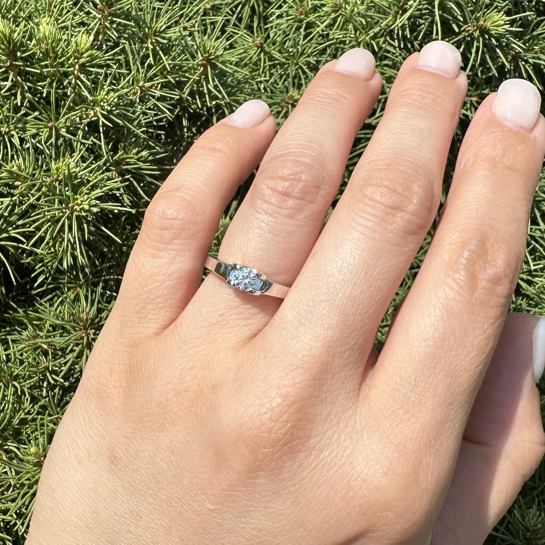 C De Cartier Platin F VVS2 .30ct Diamant Solitär Verlobungsring w / Box im Angebot 1