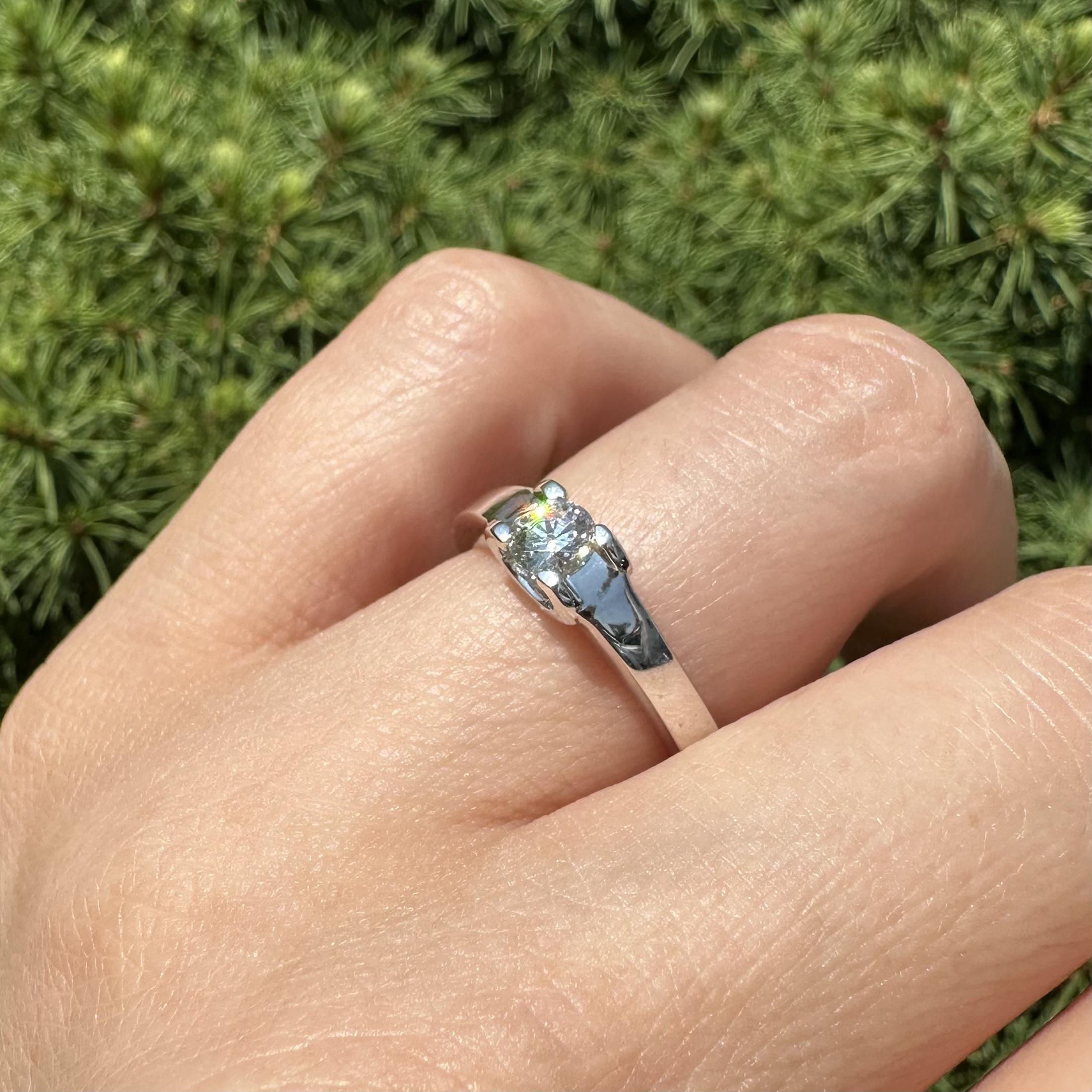 C De Cartier Platin F VVS2 .30ct Diamant Solitär Verlobungsring w / Box im Angebot 4