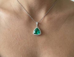C. Dunaigre 4,61 Karat Paraiba Turmalin Diamant Trillion Anhänger Halskette