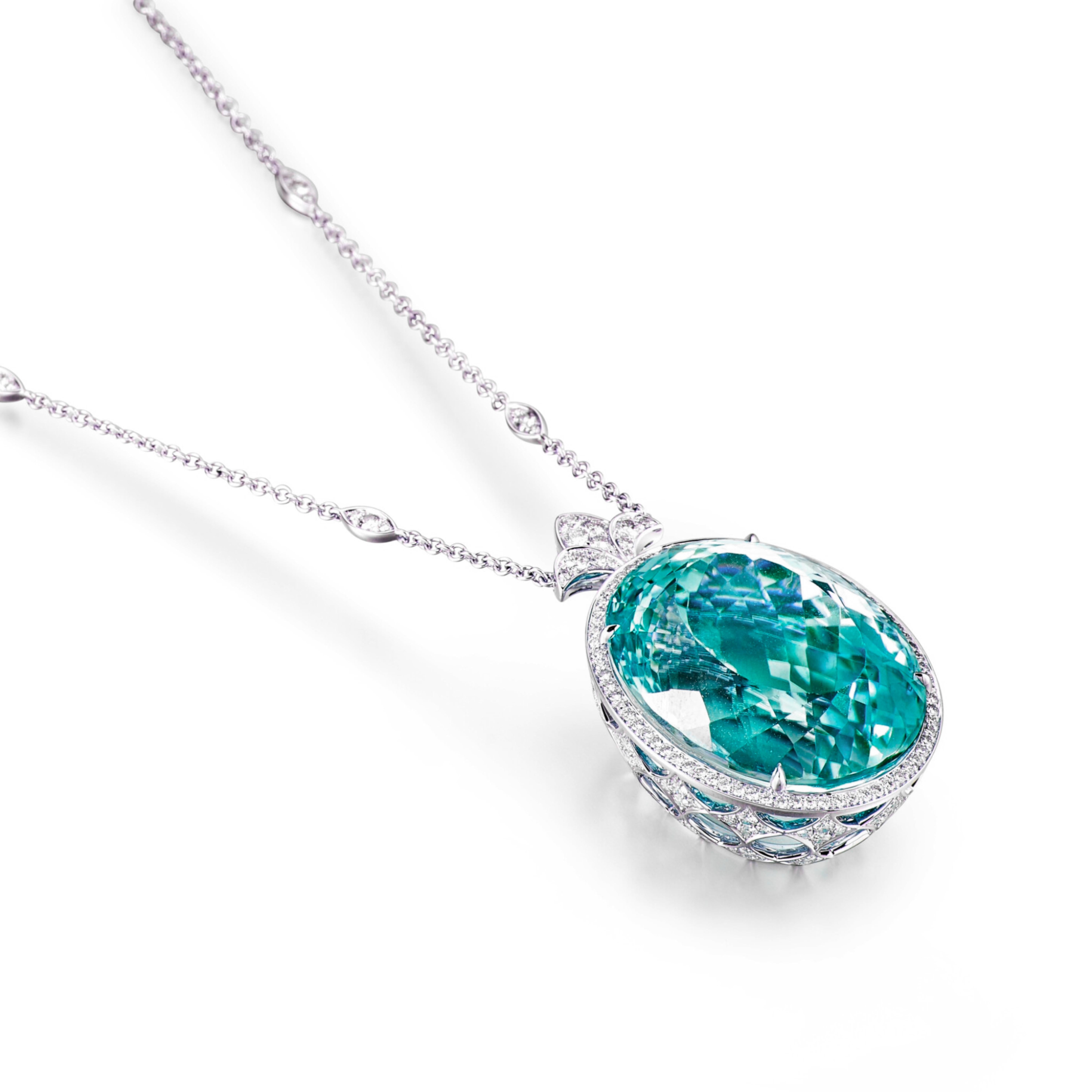 Taille ovale C. Dunaigre Pendentif en tourmaline Paraiba non traitée de 8 carats en vente