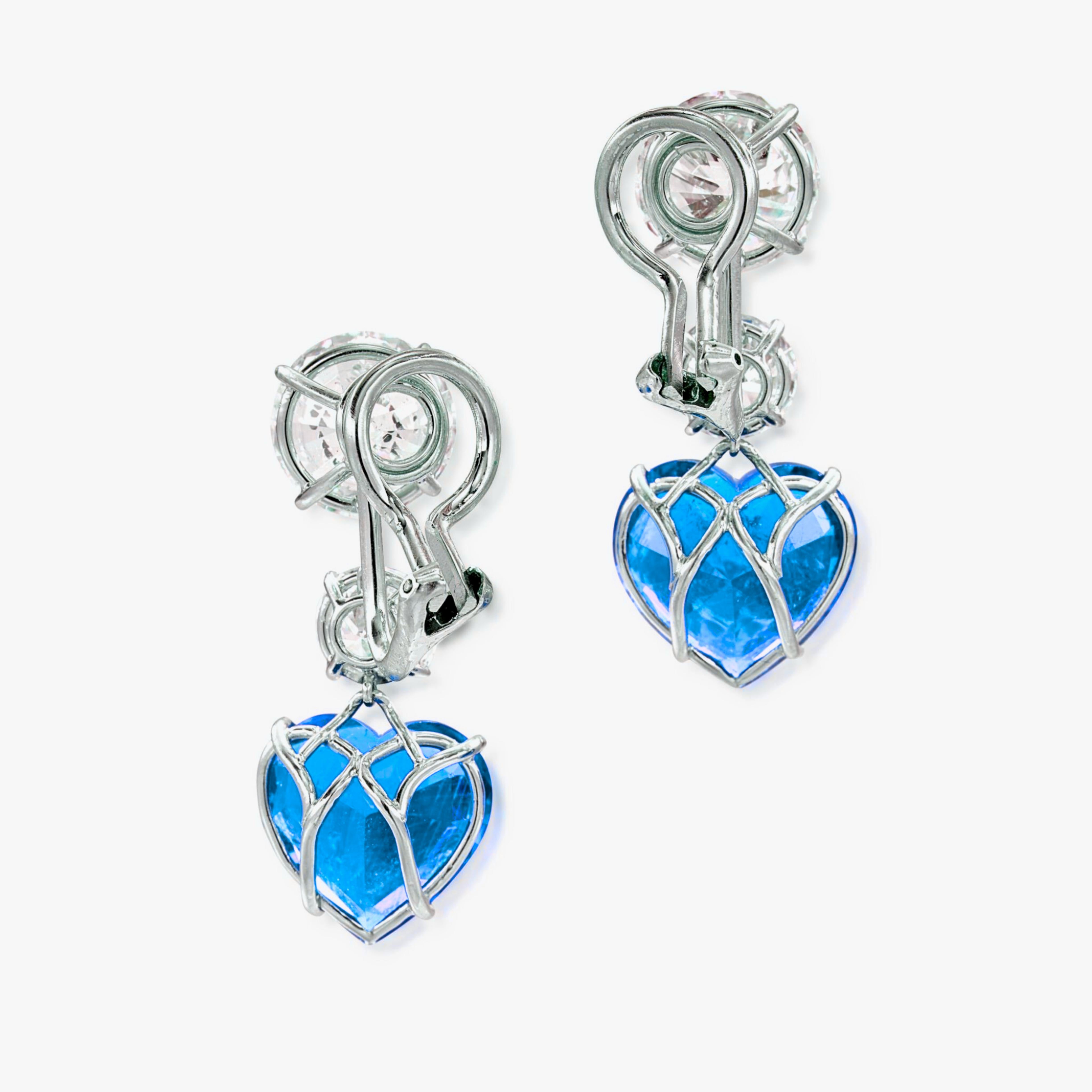 Taille cœur C. Dunaigre Boucles d'oreilles grappe de diamants taille cœur saphir bleu en vente