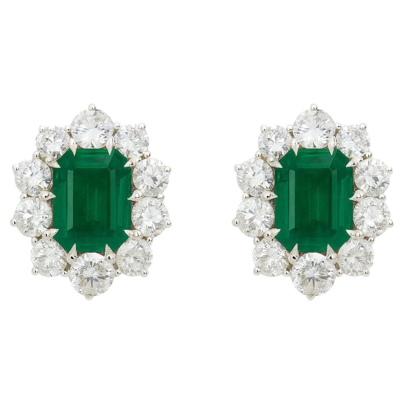 C. Dunaigre Boucles d
oreilles certifiées émeraude colombienne et diamant de 13,91 carats au total