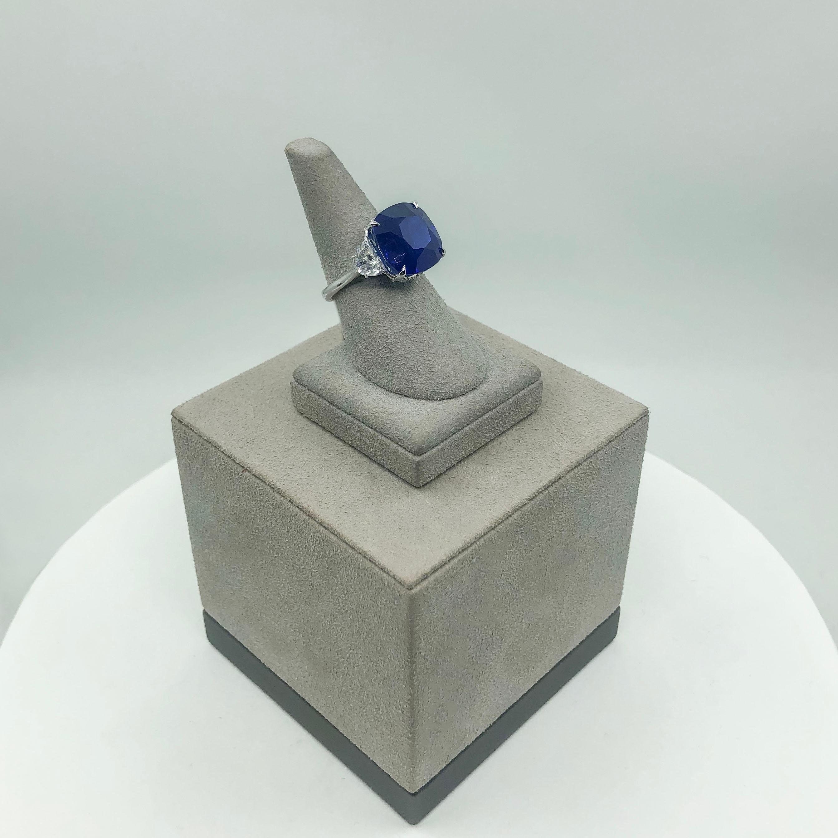 15.68 Carat Cushion Cut Ceylon Intense Blue Sapphire Three-Stone Engagement Ring For Sale 3
