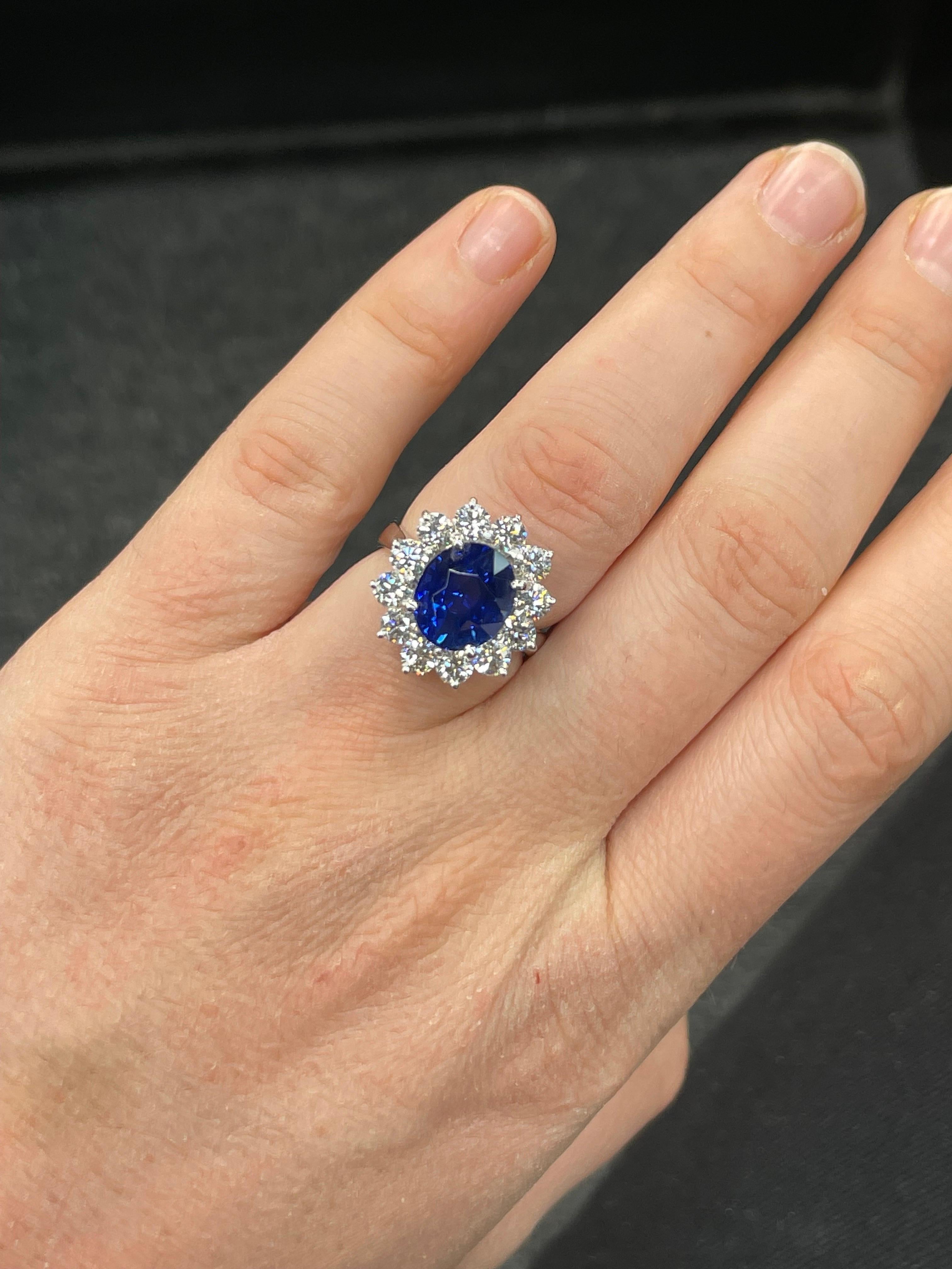 Contemporaneo C. Anello di diamanti con zaffiro blu reale certificato Dunaigre 6,80 carati Sri Lanka
