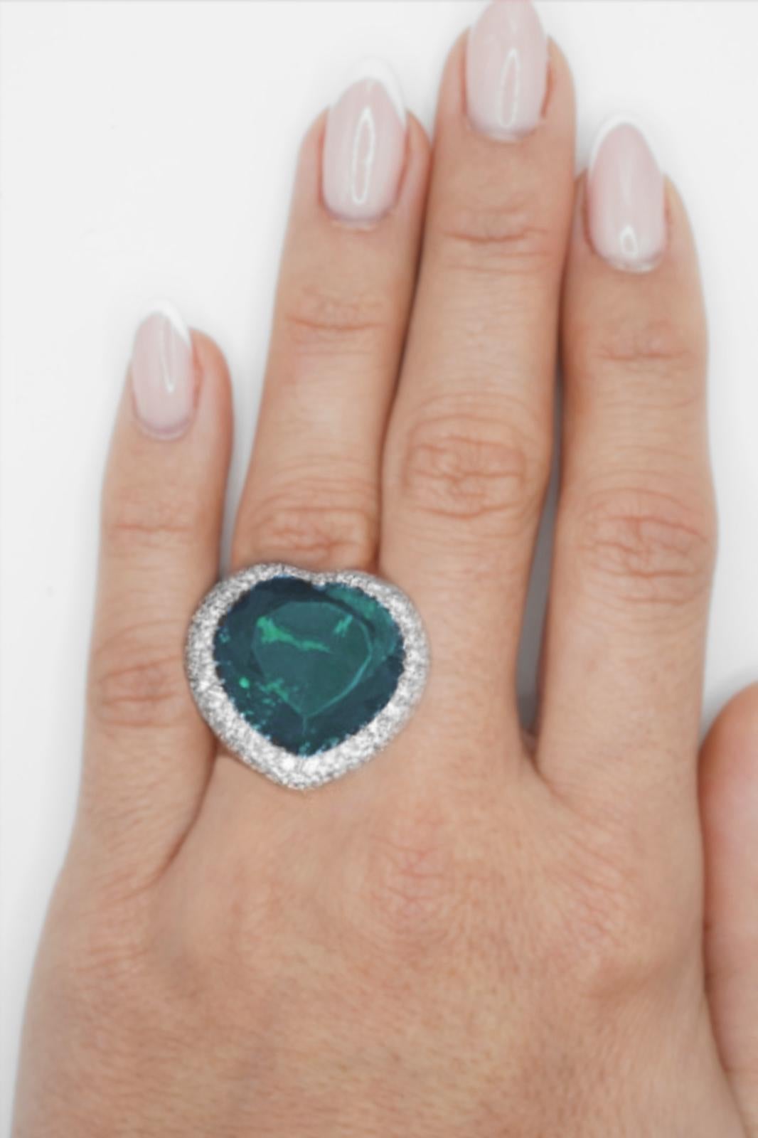 C. Dunaigre Herzform 12 Karat. Smaragd 4 Karat. Diamant-Pflaster-Ring im Zustand „Neu“ im Angebot in Chicago, IL