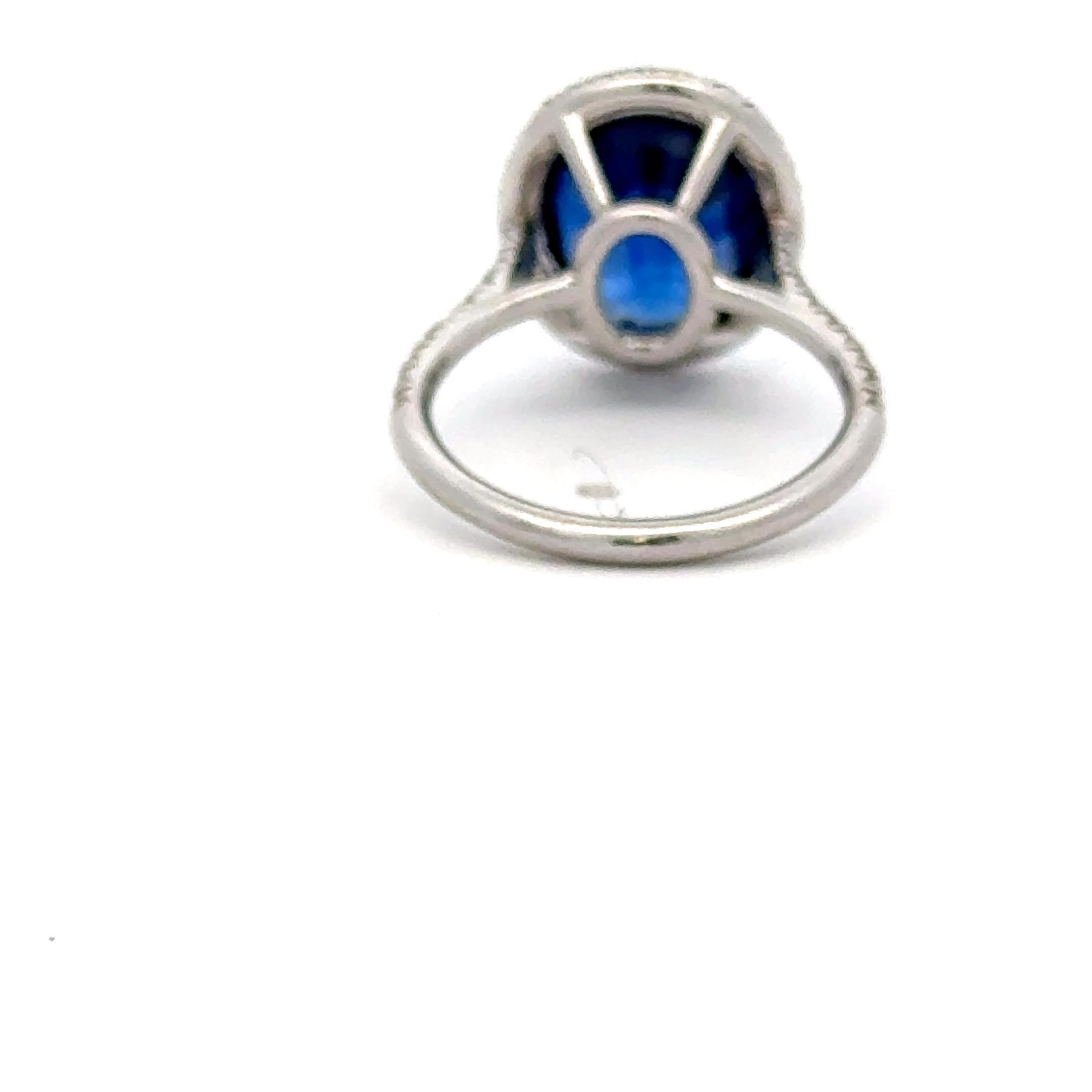 C. DUNAIGRE Bague de cocktail saphir ovale diamant halo 6,85 carats platine en vente 4