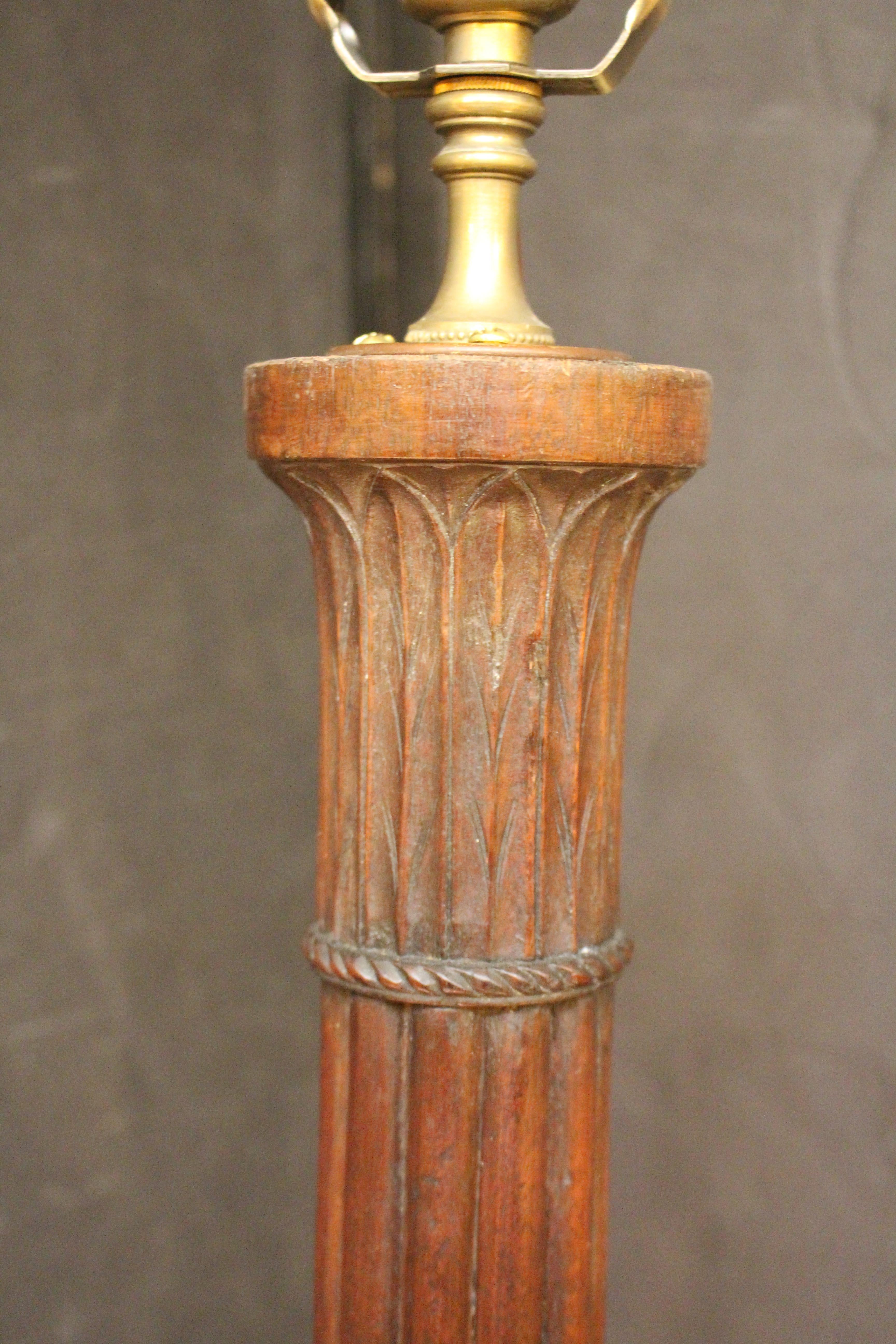 Giorgio III C. Piedi del letto intagliati all'inizio del XIX secolo, trasformati in lampada da terra in vendita