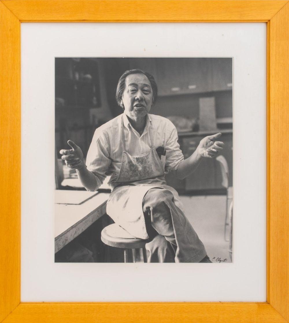Due ritratti dell'artista della ceramica Hui Ka-Kwong Hui in vendita 5