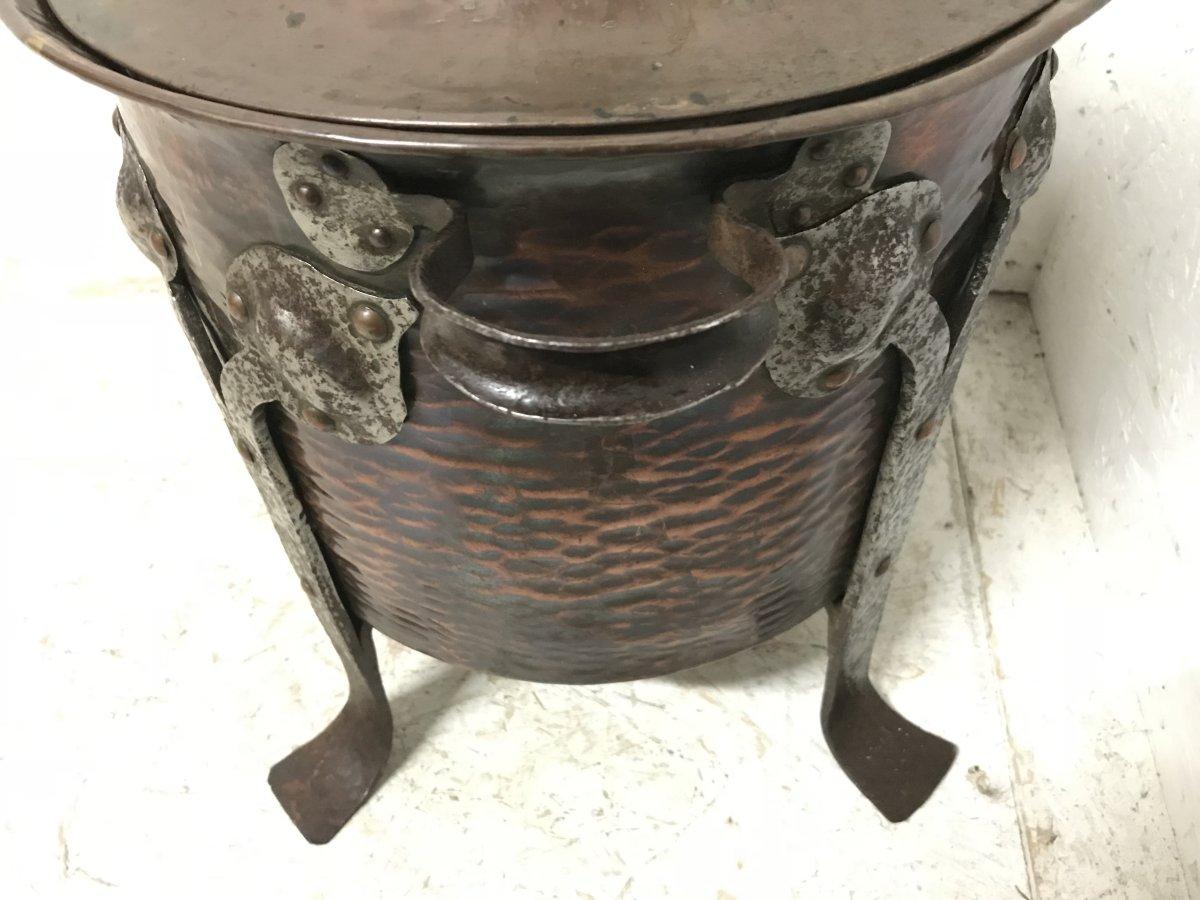 C F A Voysey, an Arts & Crafts Copper Coal Bucket with Hand Formed Iron Details In Good Condition In London, GB