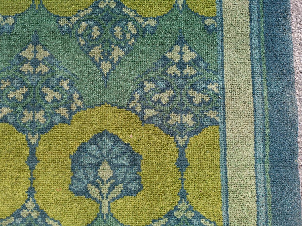 Laine C F A Voysey for Liberty & Co. un rare tapis Donegal « Lenmure » aux couleurs riches en vente