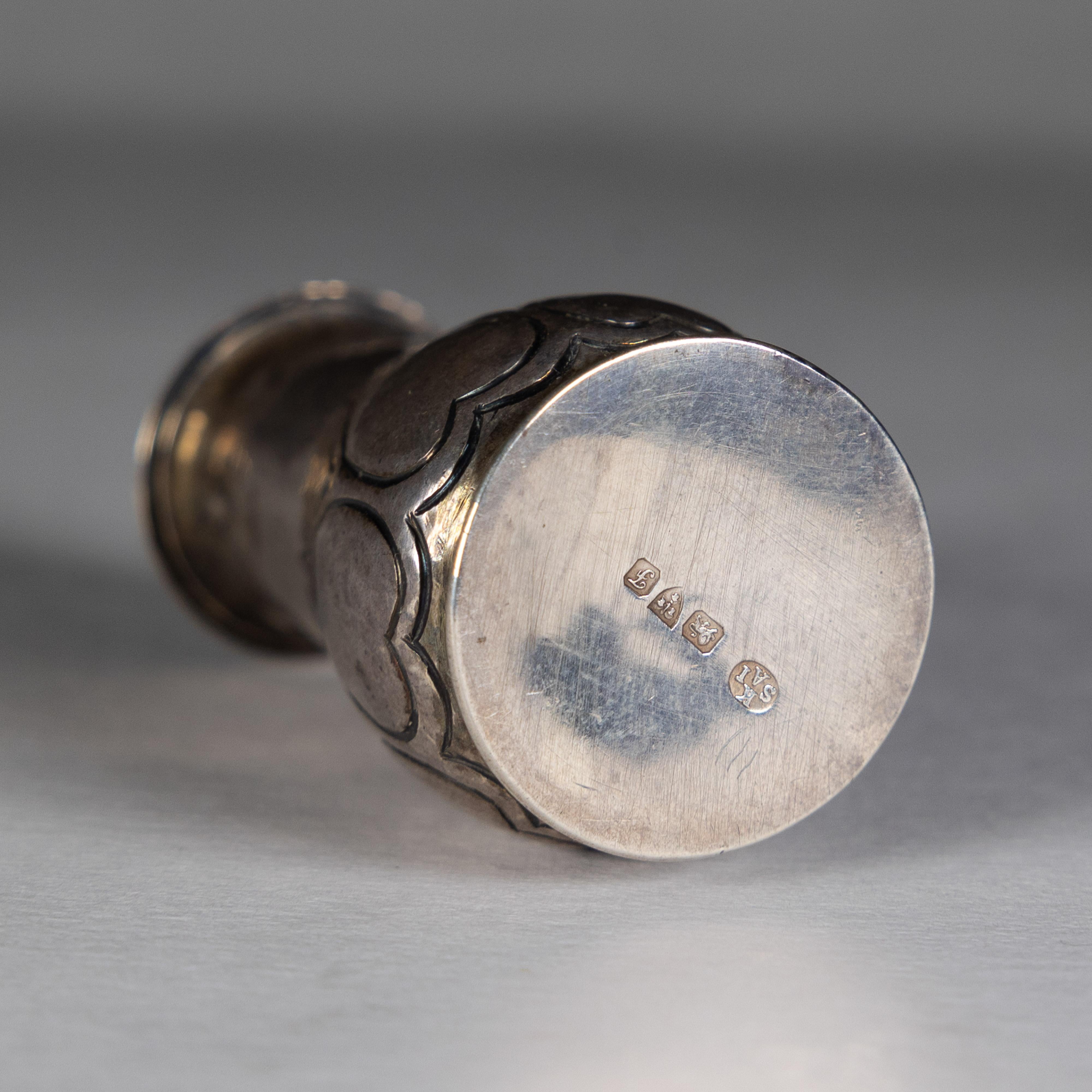 20ième siècle Shaker à sel en argent Arts & Crafts de Keswick School of Industrial Art en vente