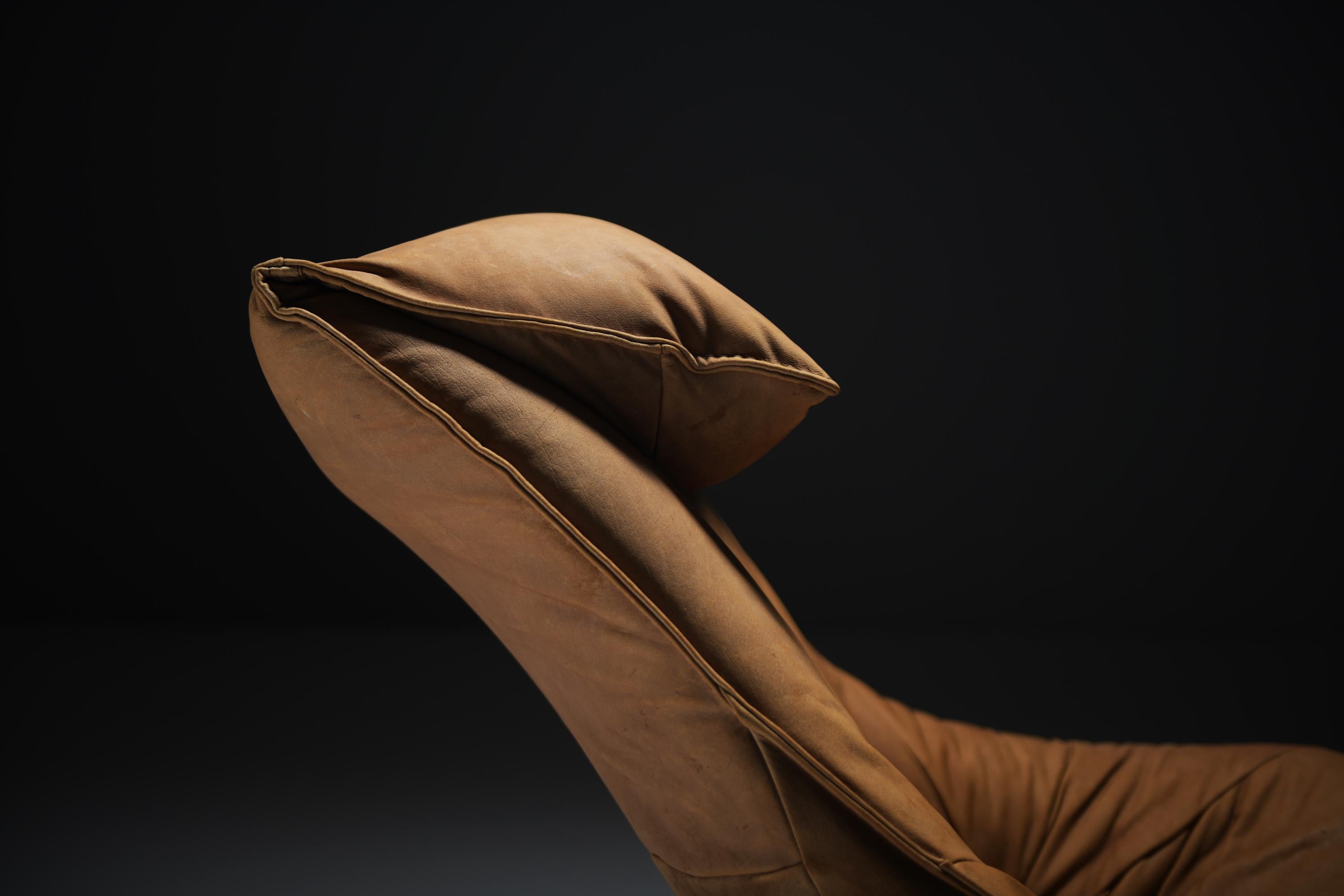 Cognac Leather Delantra Swivel Lounge Chair by Gerard van den Berg for Montis For Sale 13