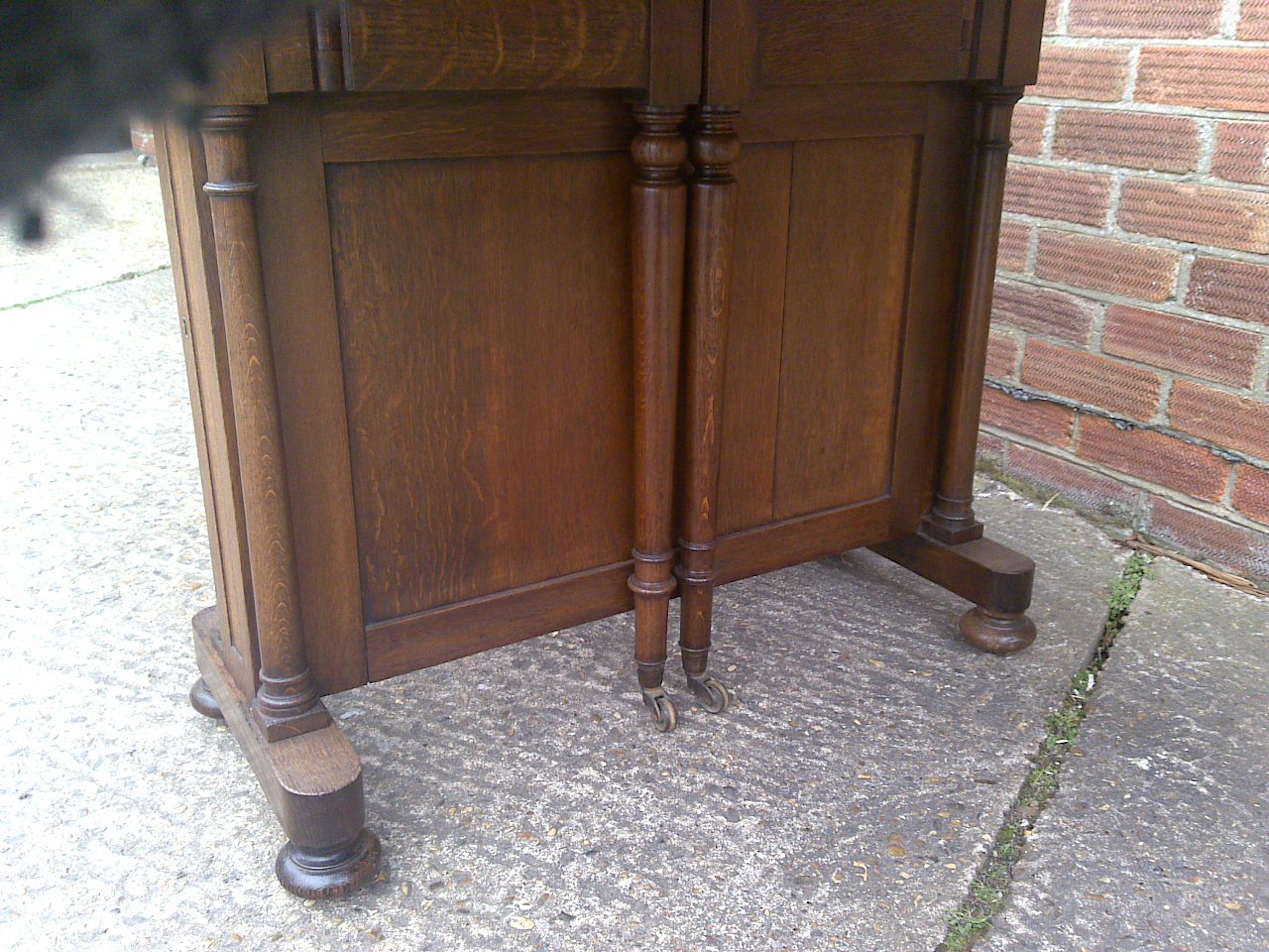 C Hindleys 134 Oxford St. London, a Quality Drop Leaf Victorian Oak Dining Table For Sale 5