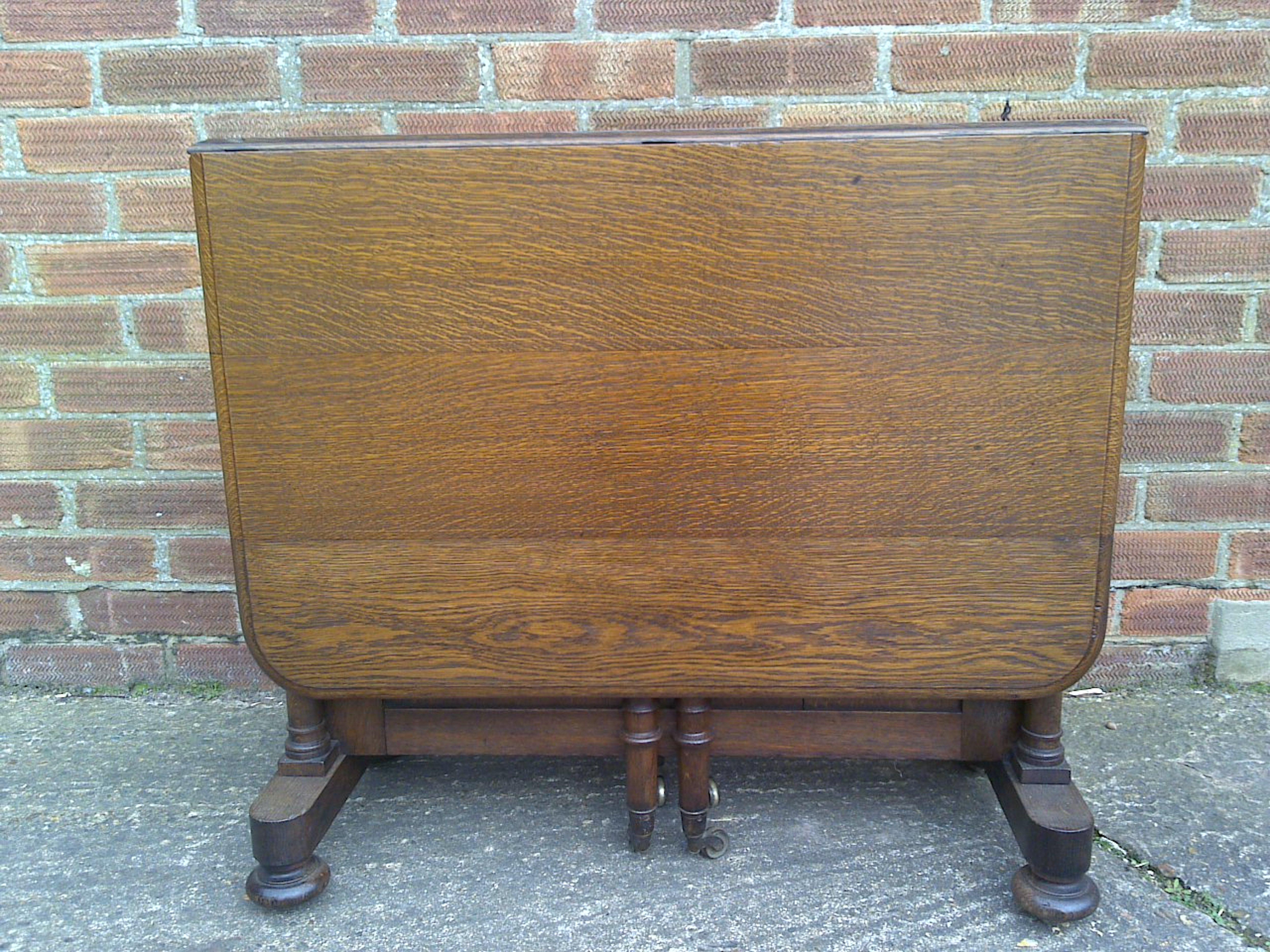 C Hindleys 134 Oxford St. London, ein hochwertiger ausziehbarer Esstisch aus viktorianischer Eiche (Eichenholz) im Angebot